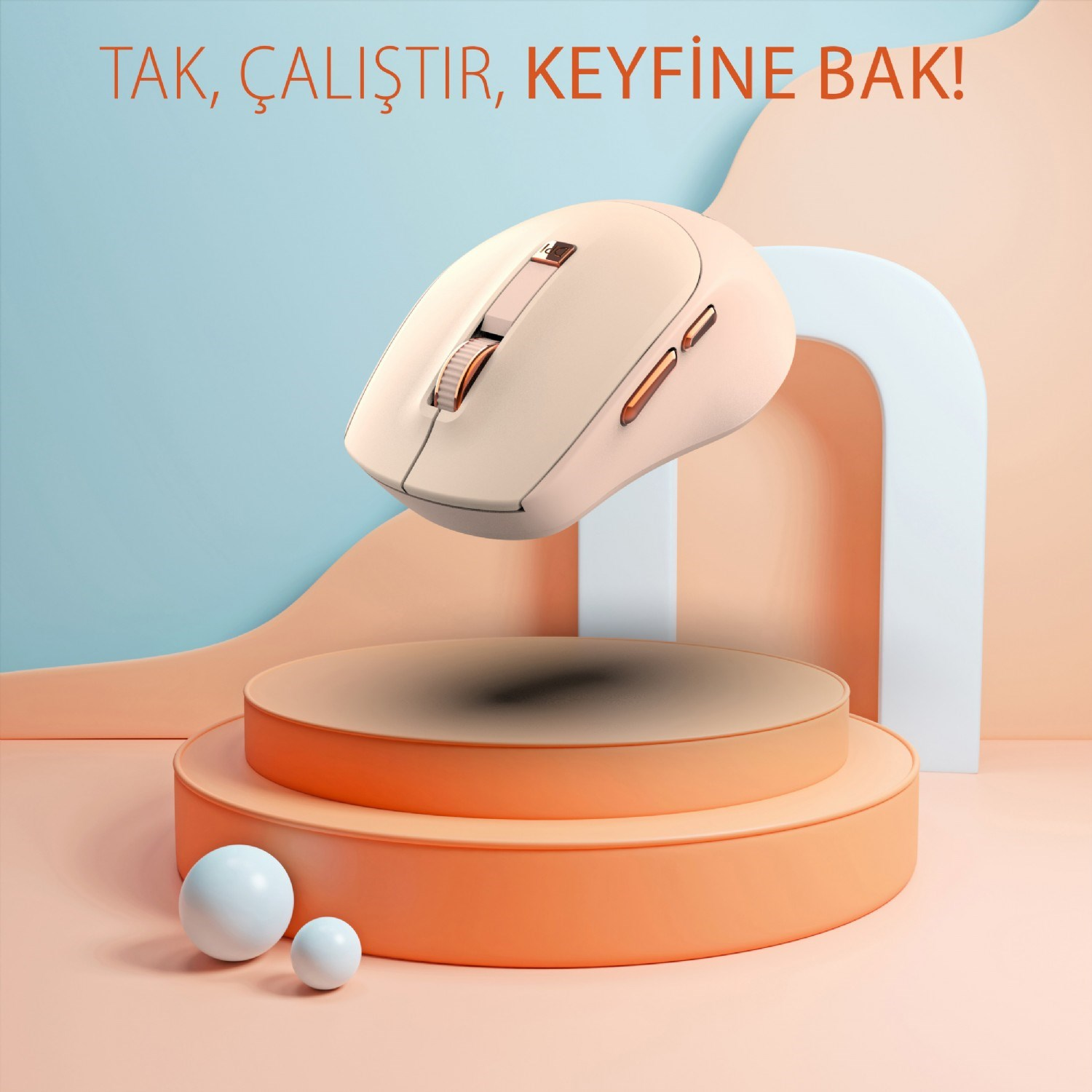 Açık pembe bilgisayar faresi, yakındaki beyaz kürelerle turuncu bir platformun üzerinde süzülüyor.