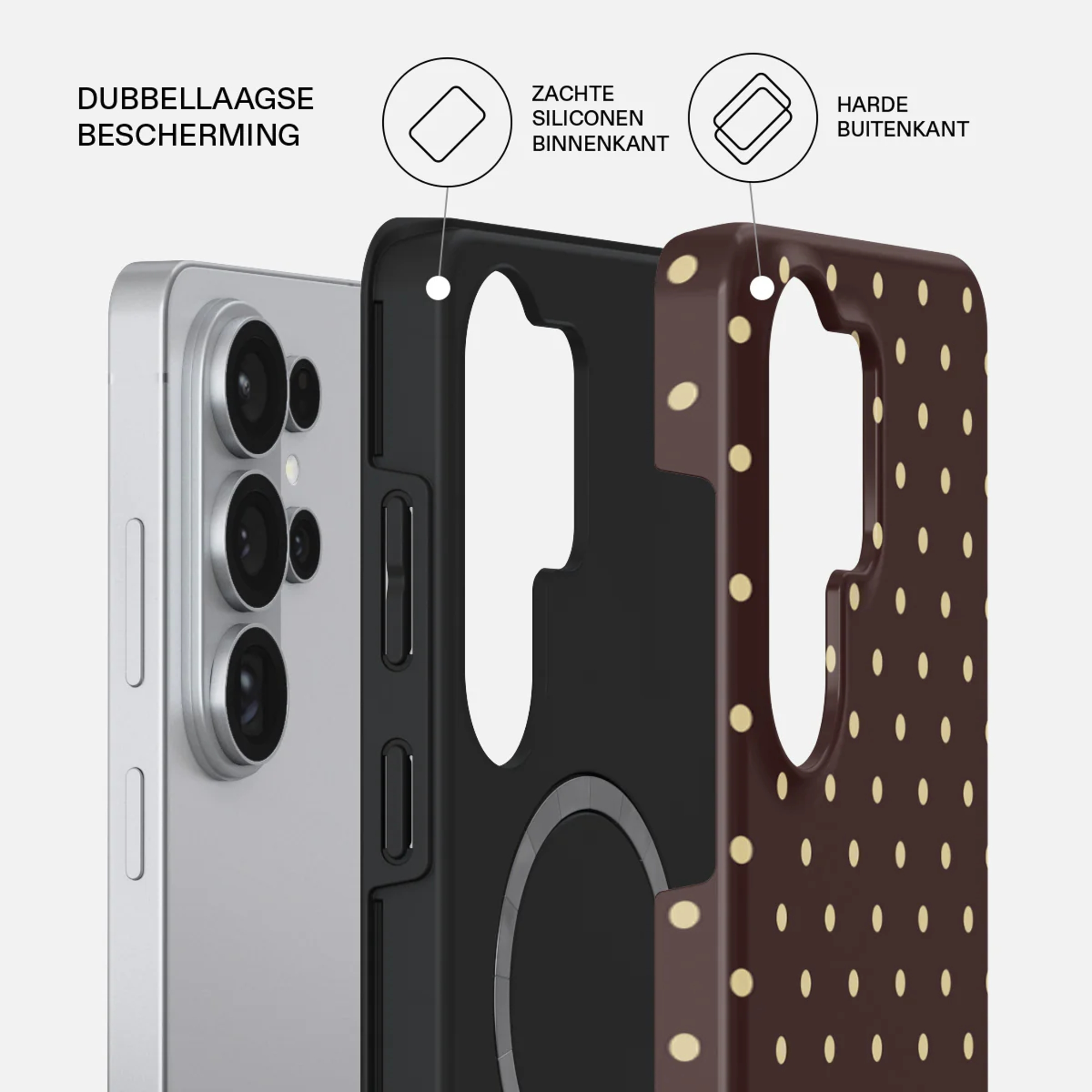 Een zilveren smartphone met een bruine telefoonhoes met stippen.