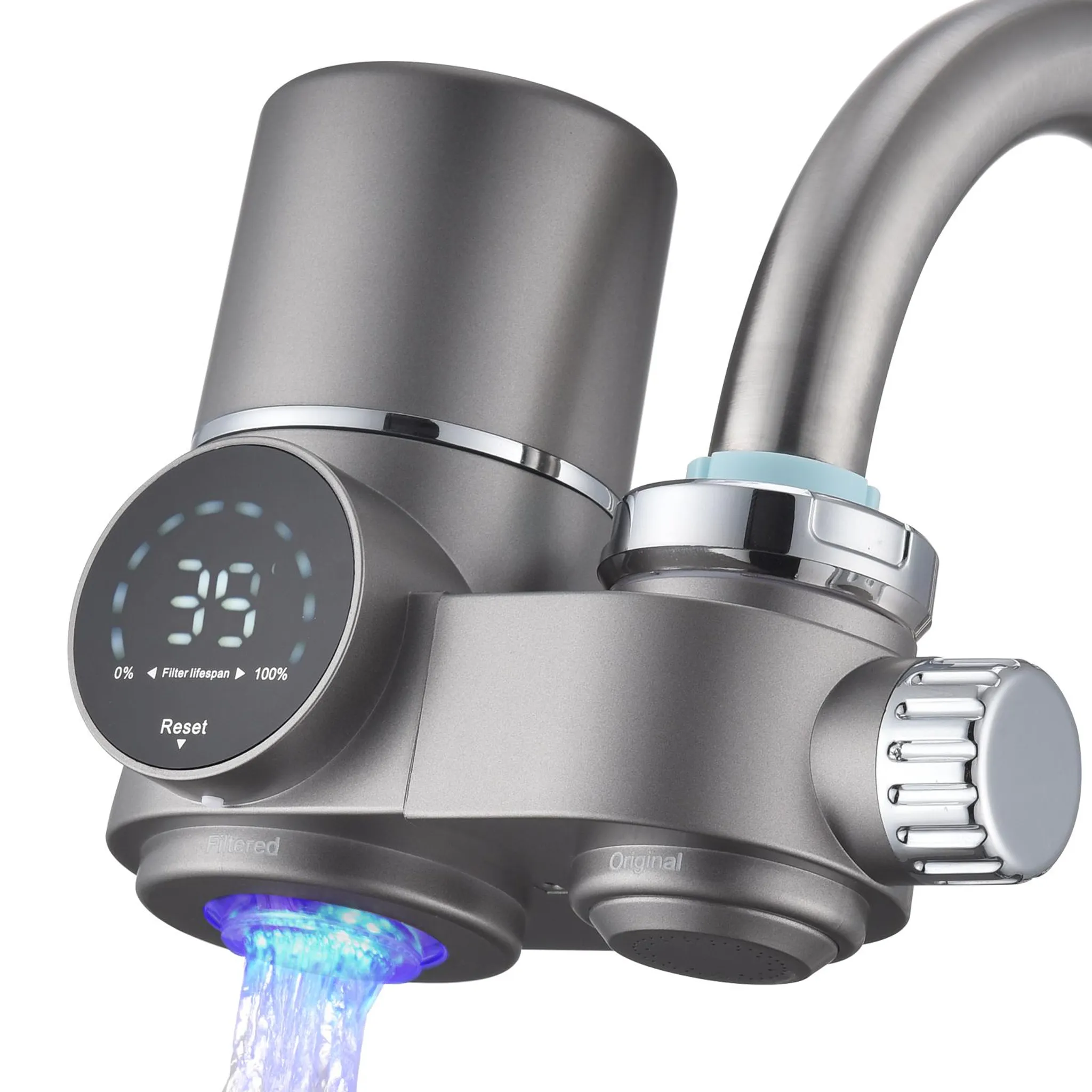 Grauer Wasserhahn mit digitaler Anzeige und blau leuchtendem gefiltertem Wasserstrahl.