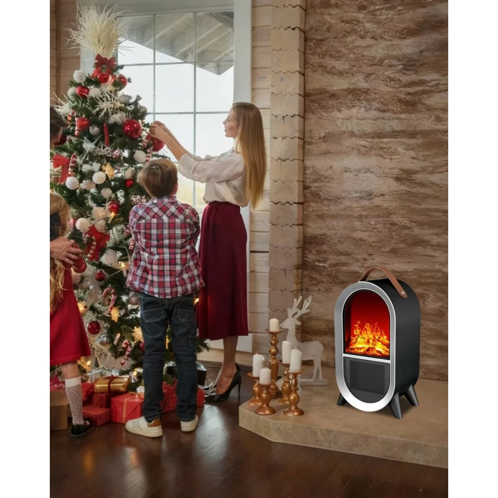 Aile, elektrikli şömineli oturma odasında Noel ağacını süslüyor.