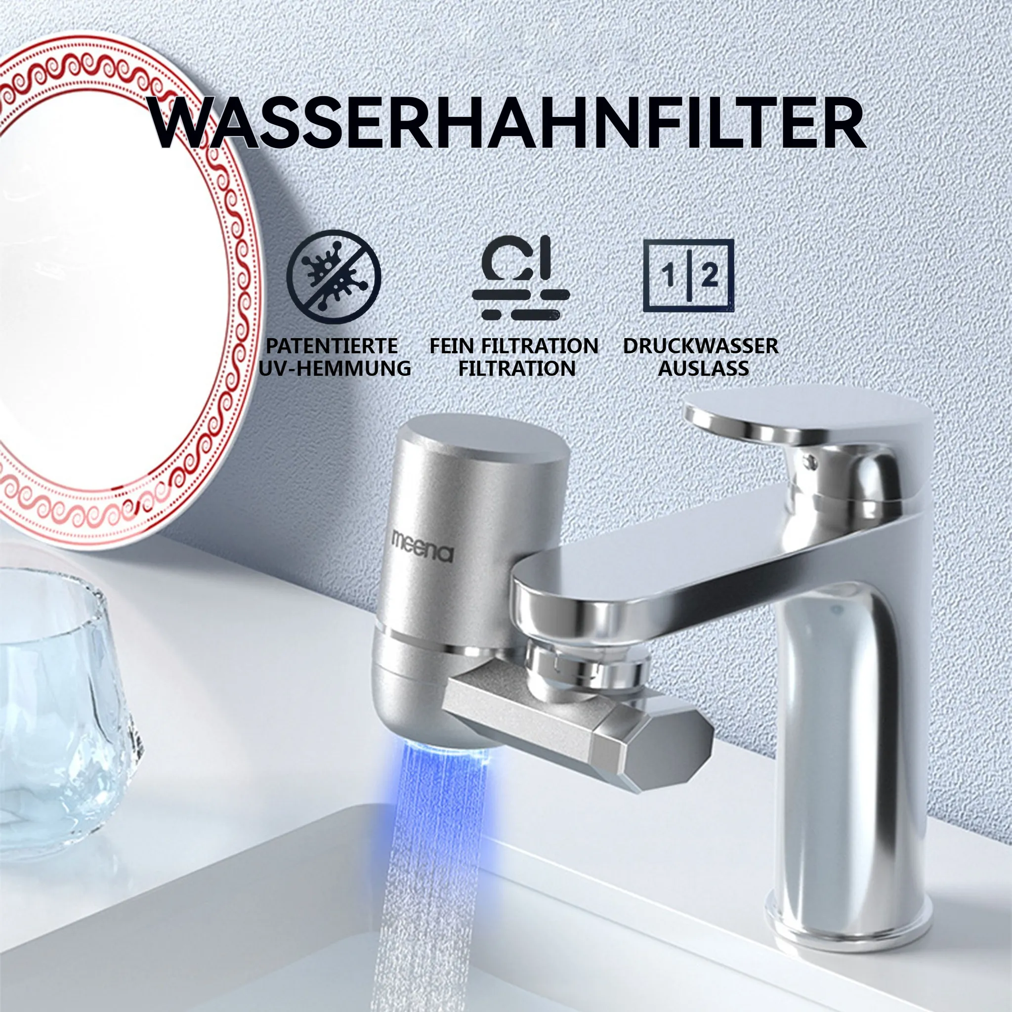 Silberner Wasserhahnfilter mit blauer Wasserstrahlausgabe über einem weißen Waschbecken.