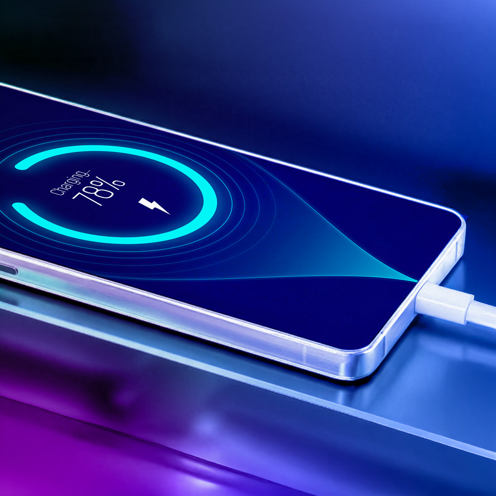 Smartfon ładuje się przez biały kabel. Ekran pokazuje 78%.