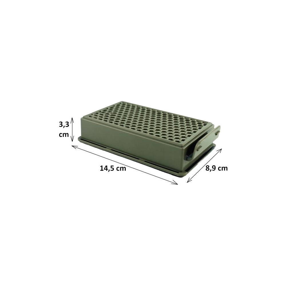 14,5x8,9x3,3 cm ölçülerinde, delikli kapaklı yeşil plastik kutu.