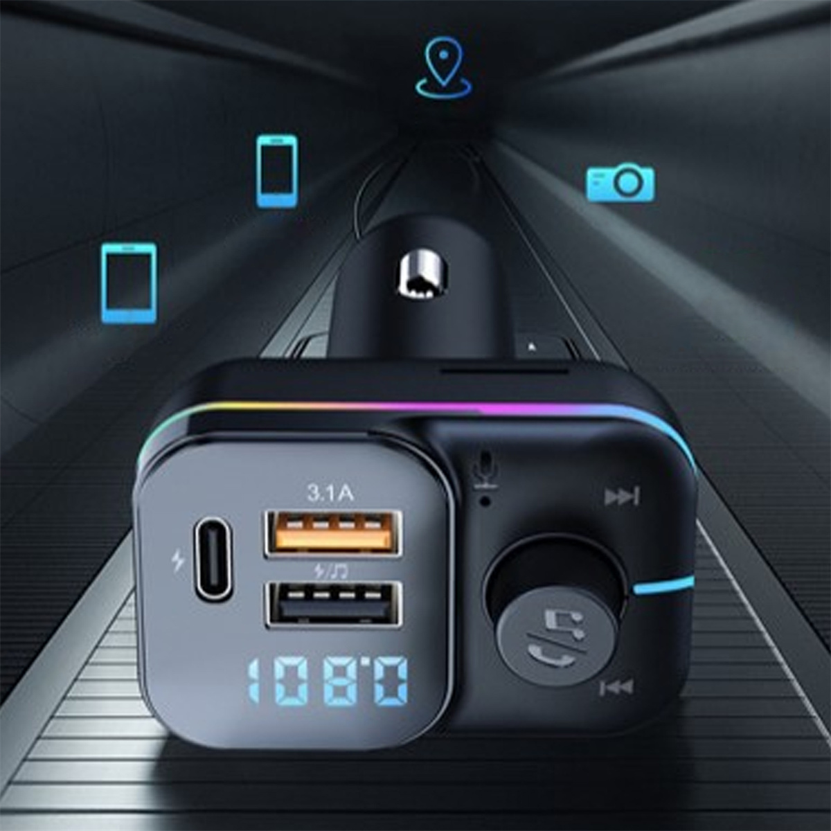 Schwarzes Autoladegerät mit USB-Anschlüssen, Display und Tasten. Bunte LEDs.