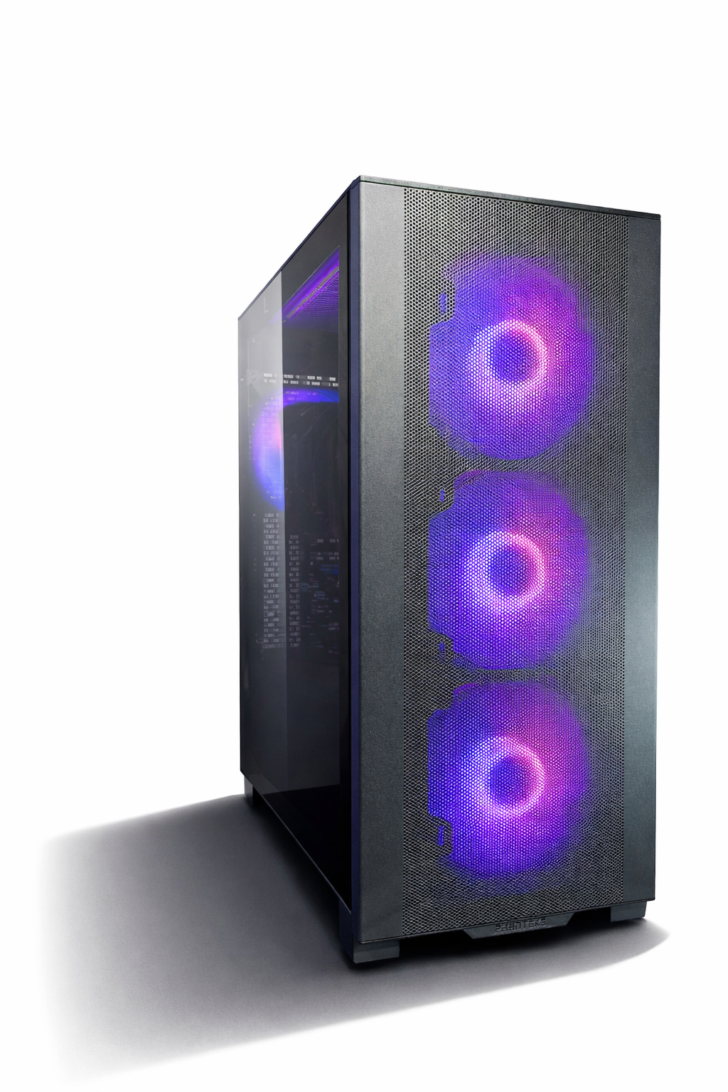Ein schwarzes Computergehäuse mit drei beleuchteten Lüftern und Glasseite.