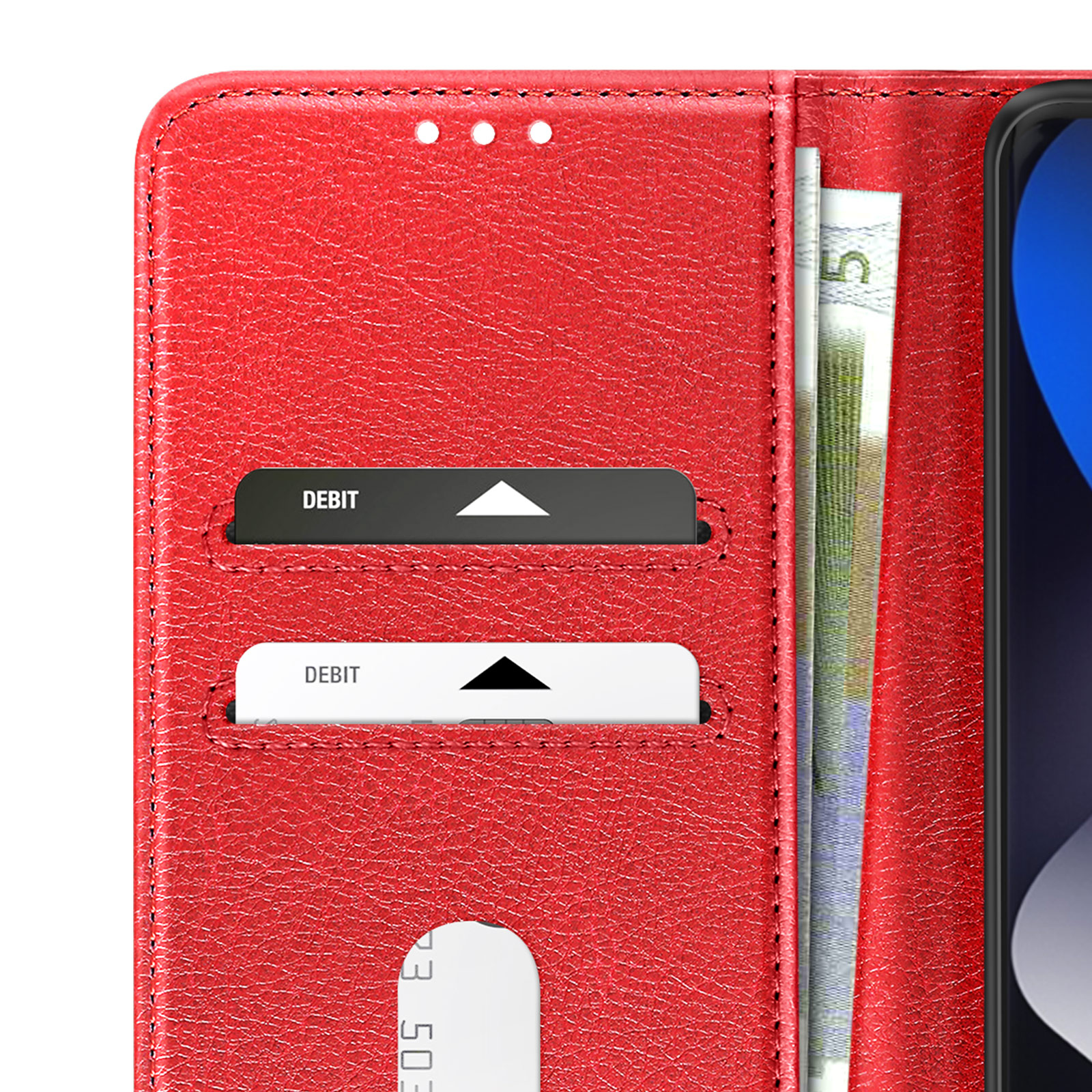 Portafoglio rosso in pelle con fessure per carte e banconote. Uno smartphone è visibile.