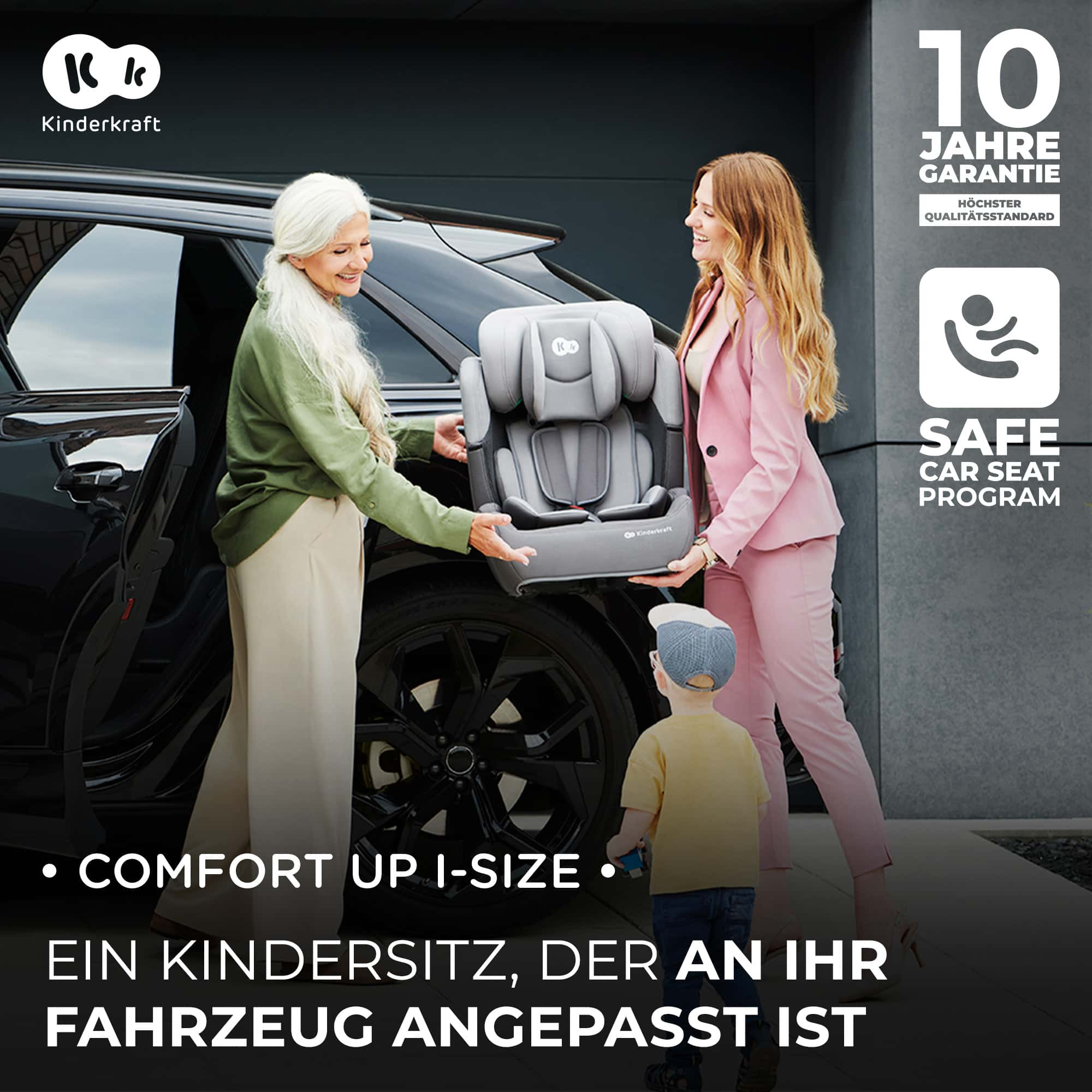 Frauen und Kind stehen neben einem Auto mit Kindersitz. 10 Jahre Garantie.
