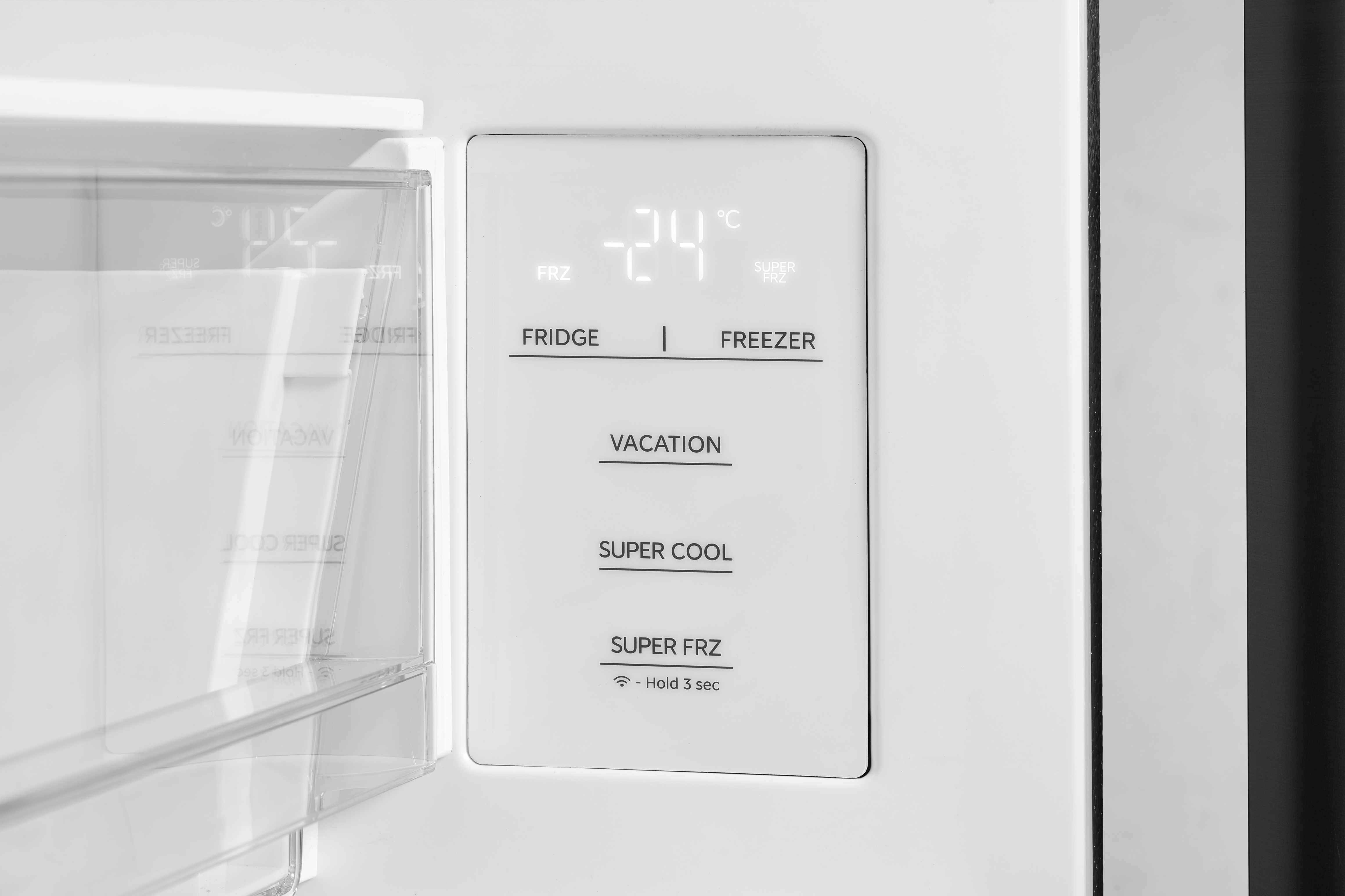 Kühlschrank-Display zeigt -29°C. Optionen: Fridge, Freezer, Vacation, Super Cool.