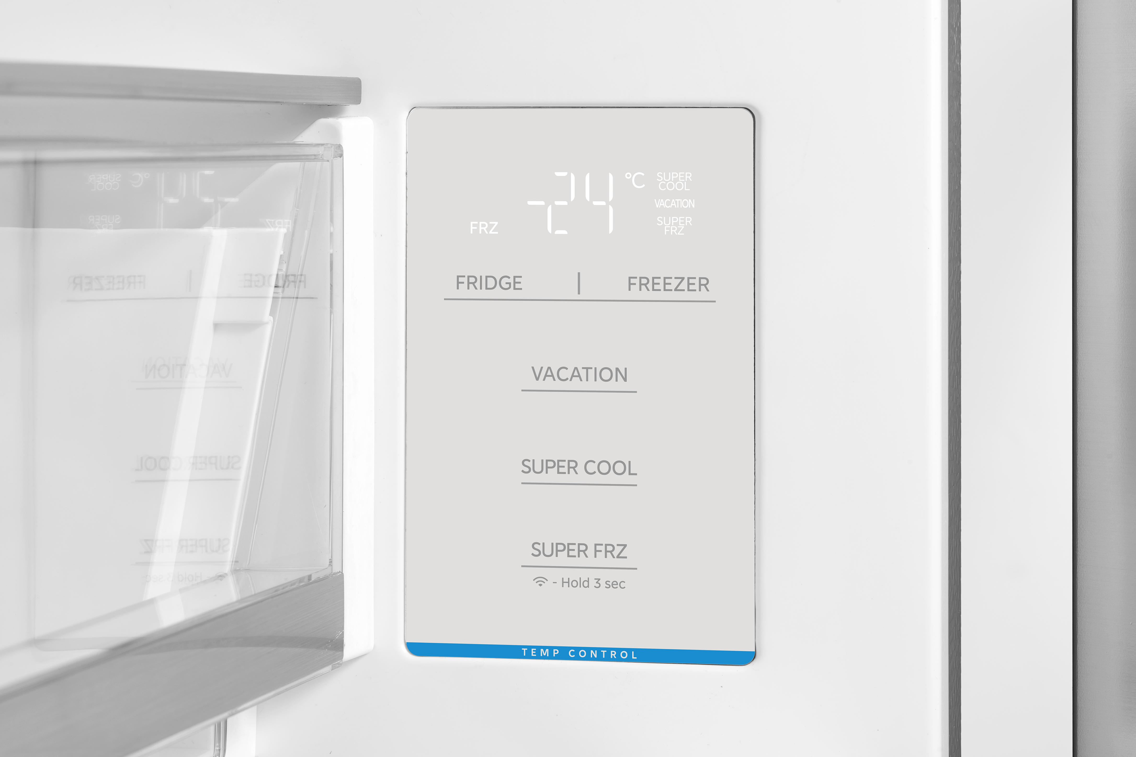 Kühlschrankdisplay zeigt -24°C, mit Optionen für Kühlschrank, Gefrierschrank, Urlaub, Superkühl.