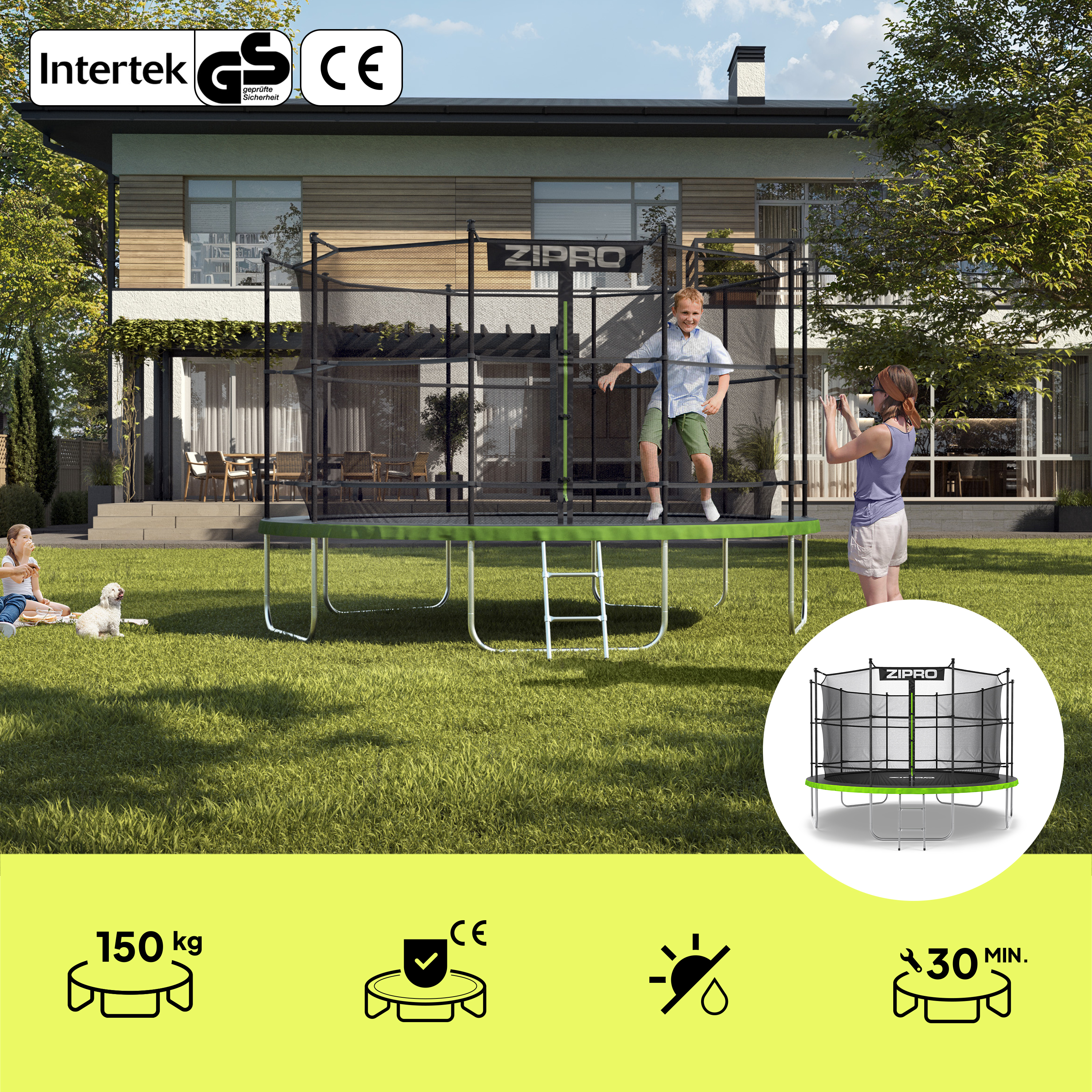 Trampolino in giardino con ragazzo che salta, donna che fotografa, cane e bambina.