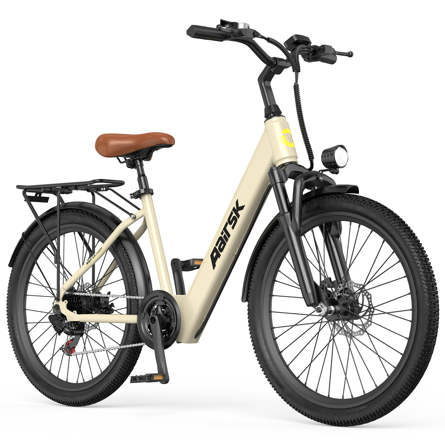 Cremefarbenes E-Bike mit braunem Sattel, Gepäckträger, Licht und Scheibenbremsen.