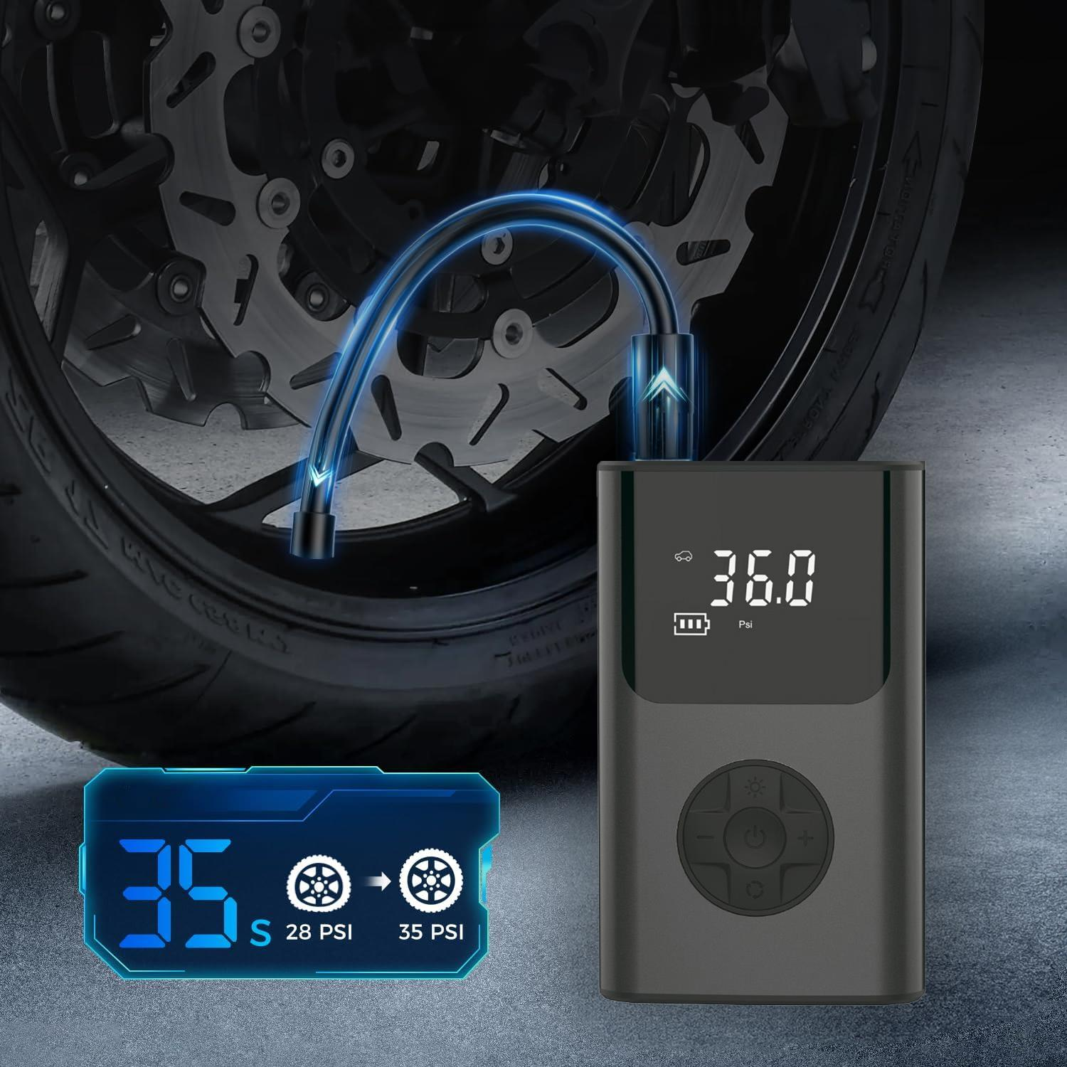 Motosiklet tekerleğine bağlı dijital lastik şişirici, 36,0 PSI gösteriyor.