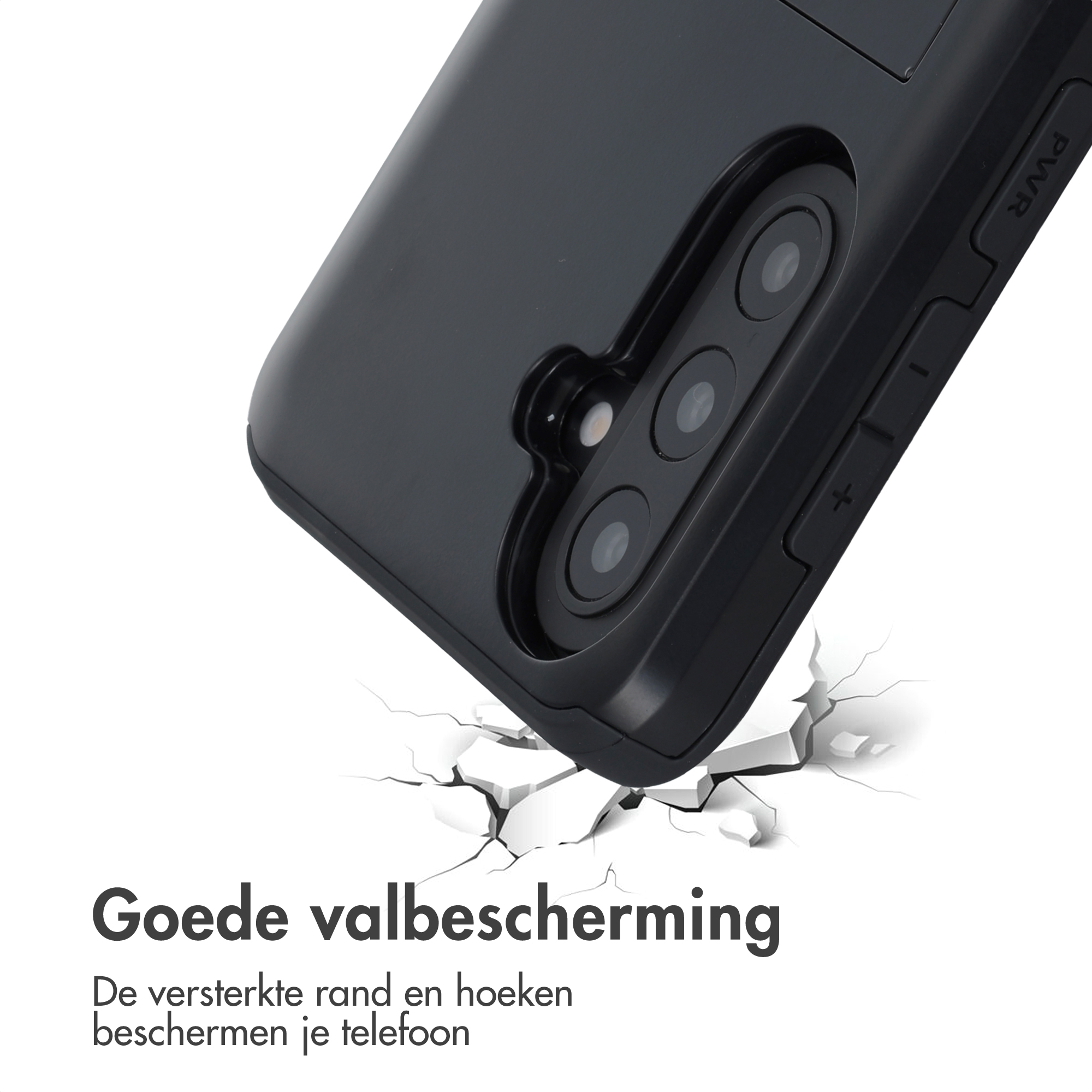 Zwarte telefoonhoes valt, gebarsten oppervlak, PWR-knop zichtbaar.