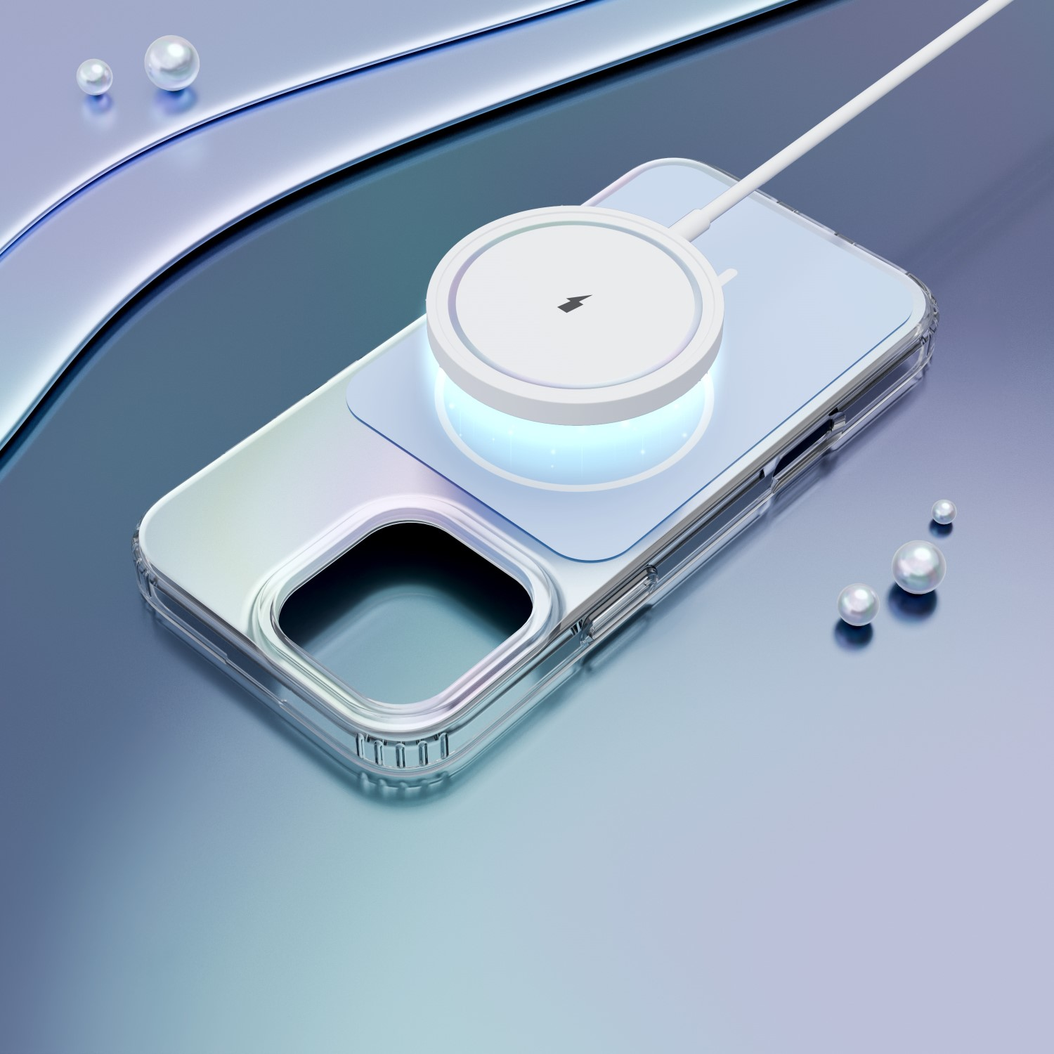 Una cover trasparente per telefono con un caricabatterie bianco appoggiato.