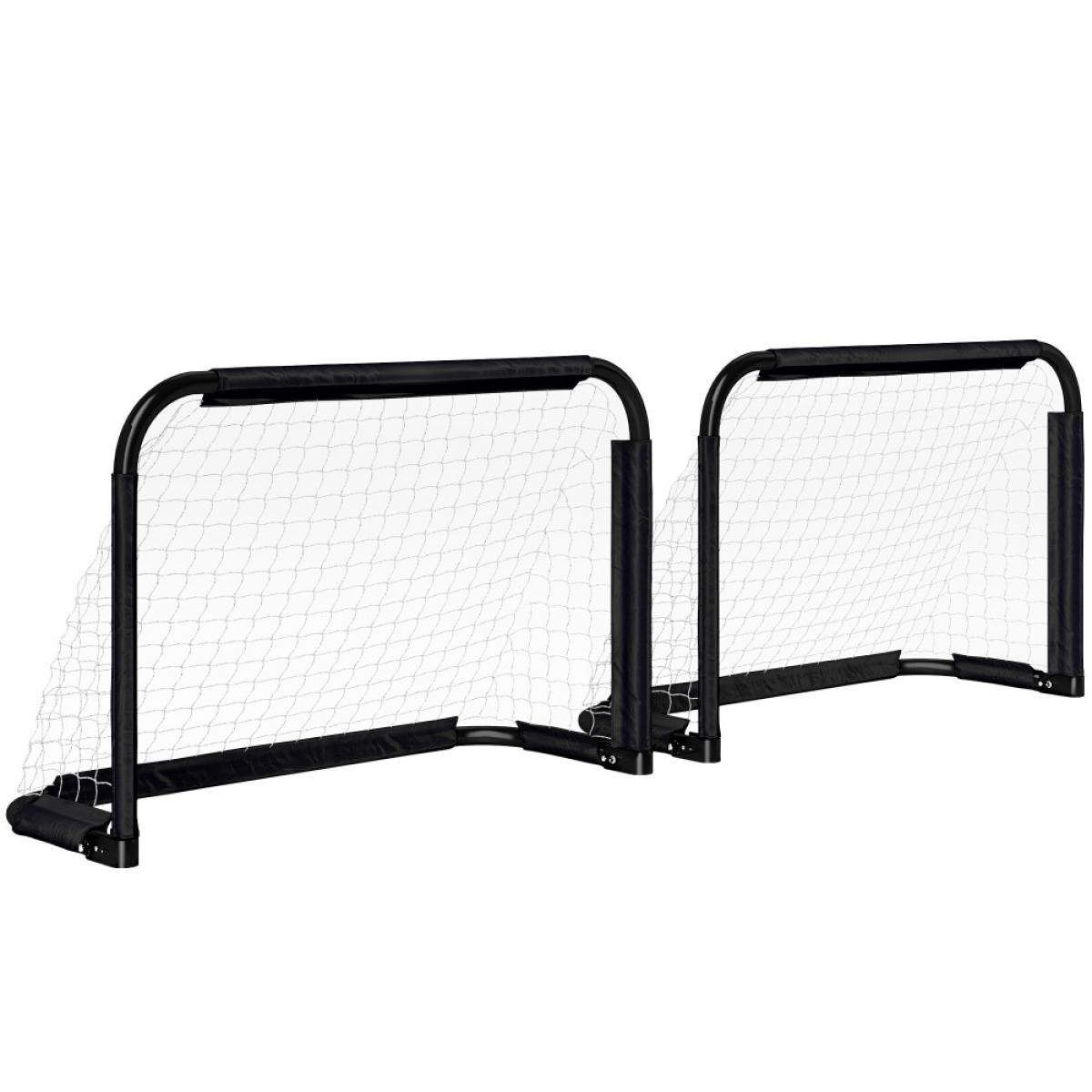 Zwei schwarze, tragbare Fußballtore mit weißen Netzen stehen nebeneinander auf weißem Grund.