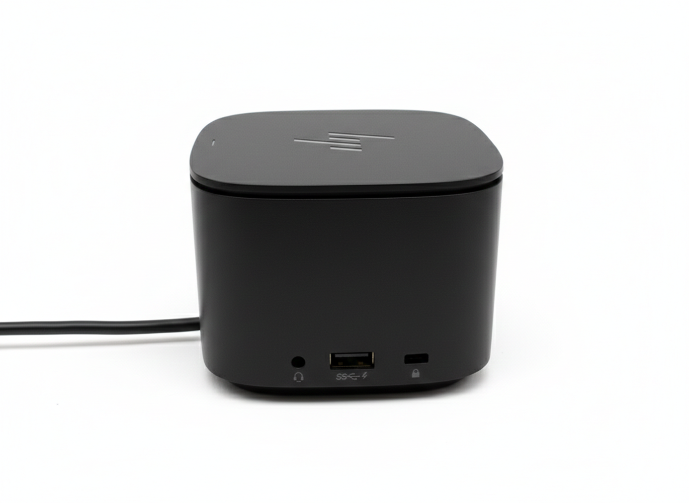 Ein schwarzes Dock mit HP-Logo, vorne ein USB-Anschluss und Kopfhöreranschluss.