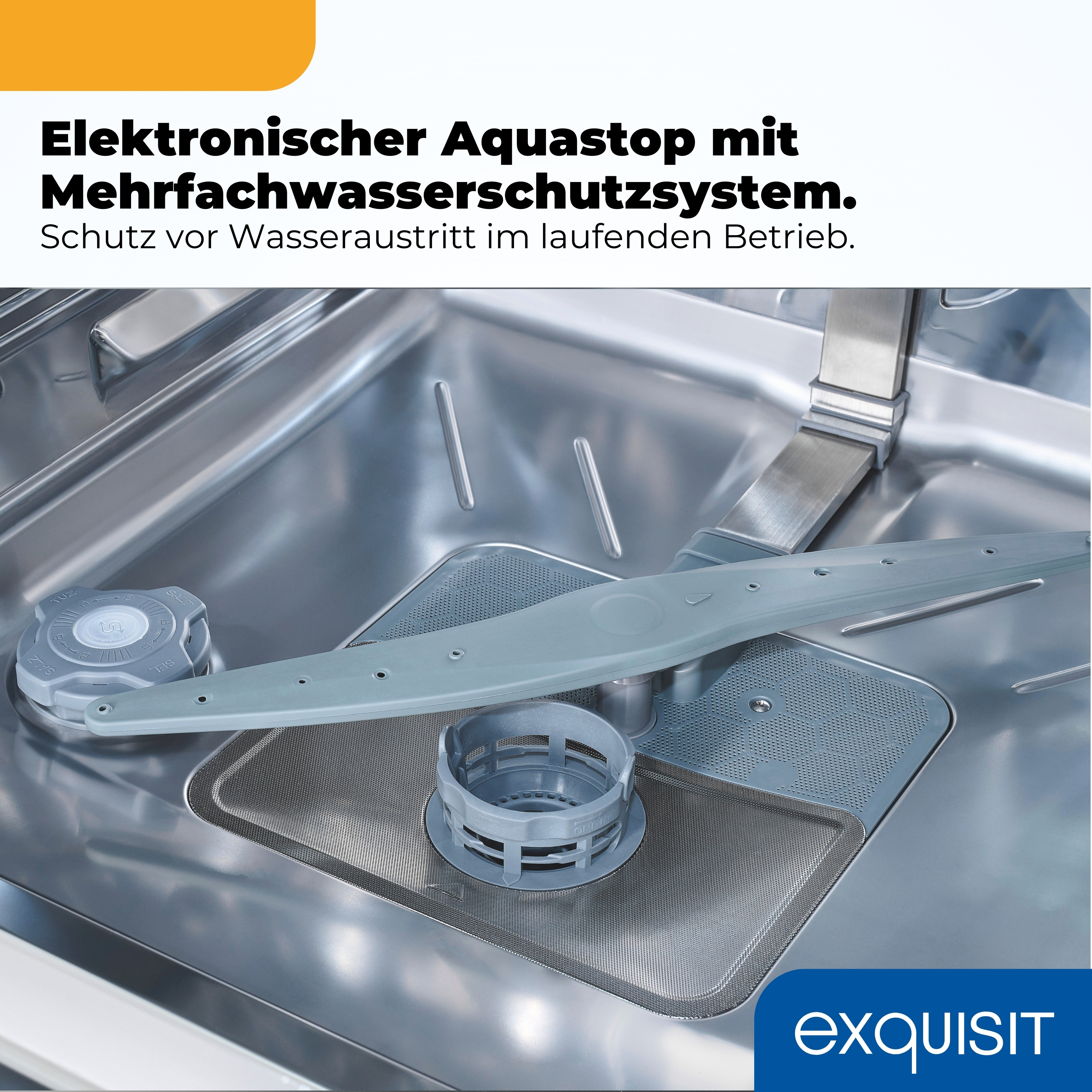 Innenansicht eines Geschirrspülers mit Sprüharm und Salzbehälterdeckel.