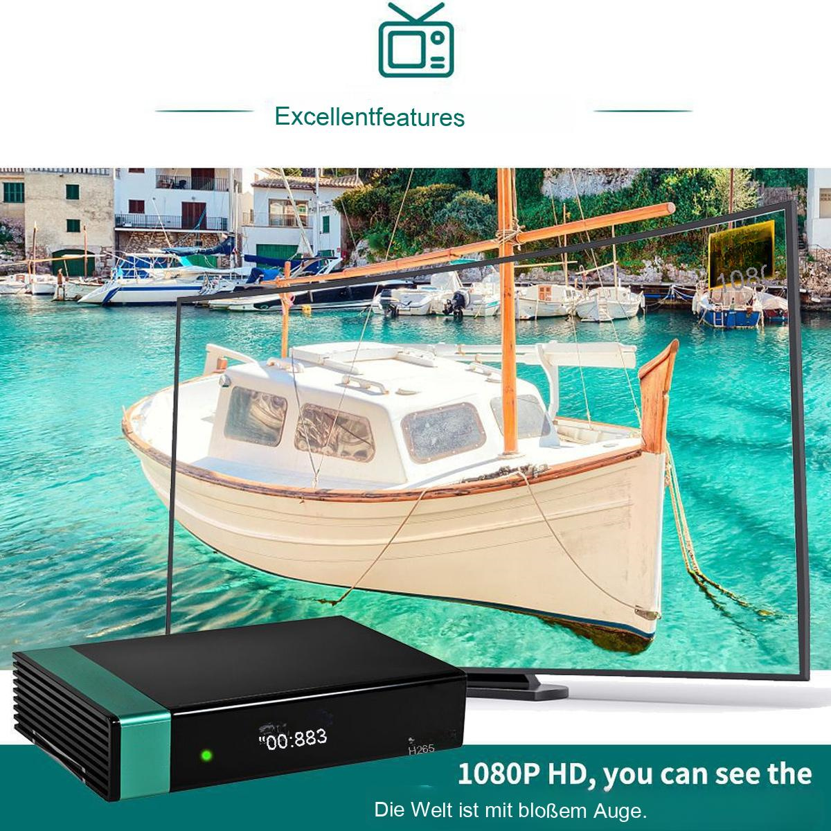 Ein Satellitenreceiver vor einem Fernsehbildschirm mit einem Boot im Hafen.
