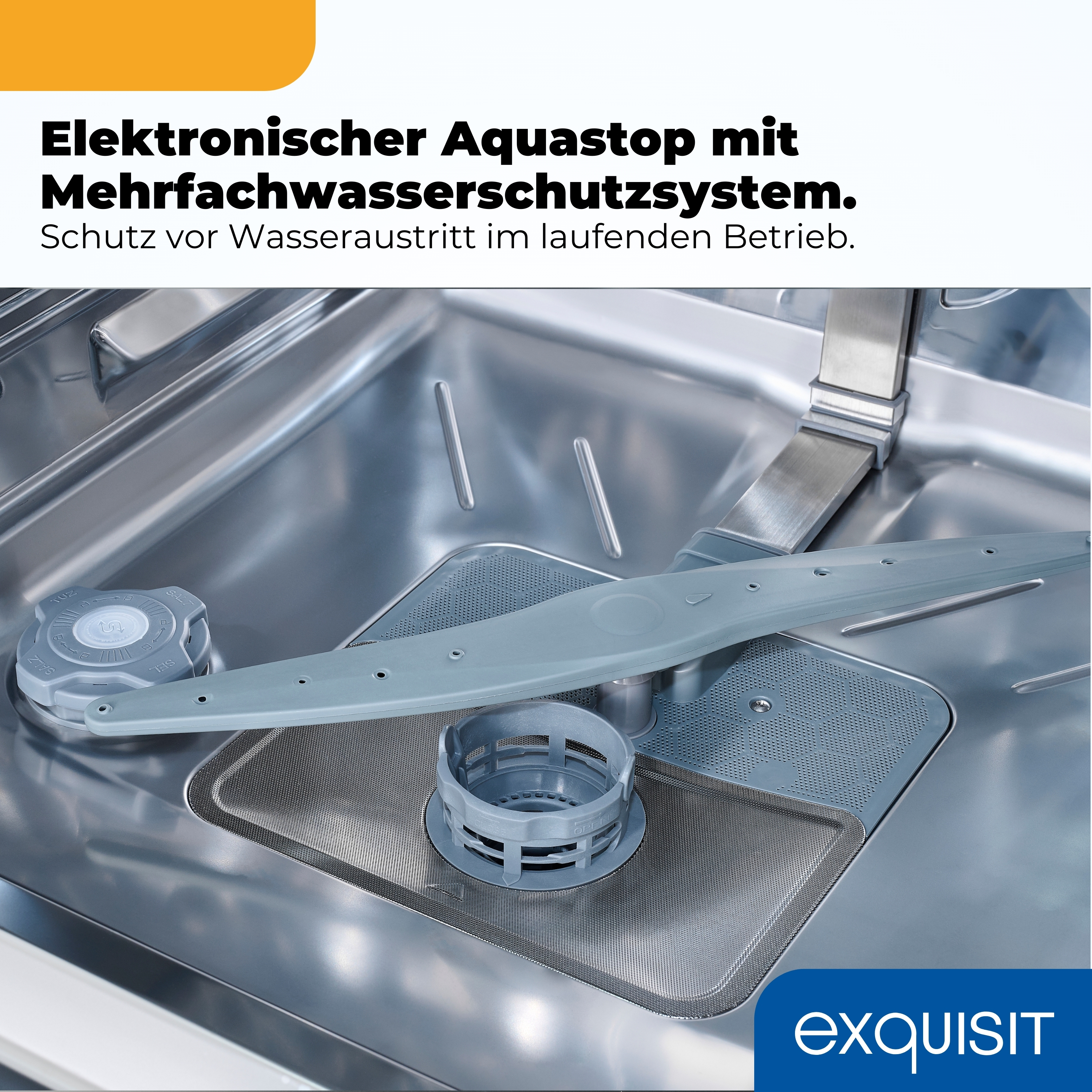 Innenansicht einer Spülmaschine mit Sprüharm, Filter und Salzbehälter.