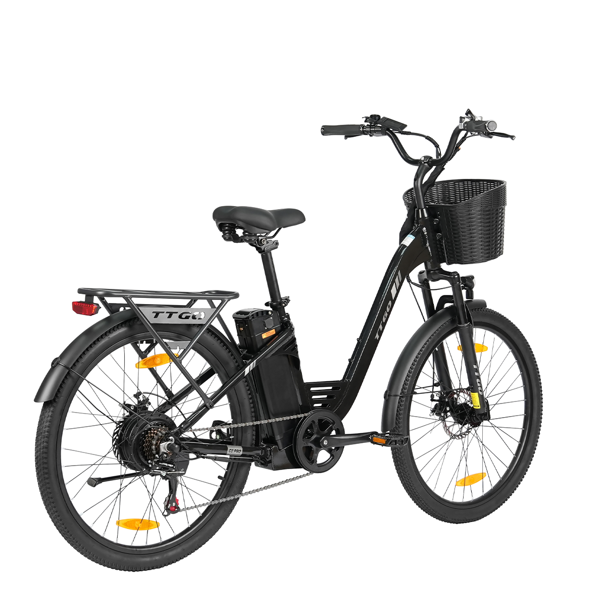 Czarny rower elektryczny z bagażnikiem, koszem i baterią. Białe tło.