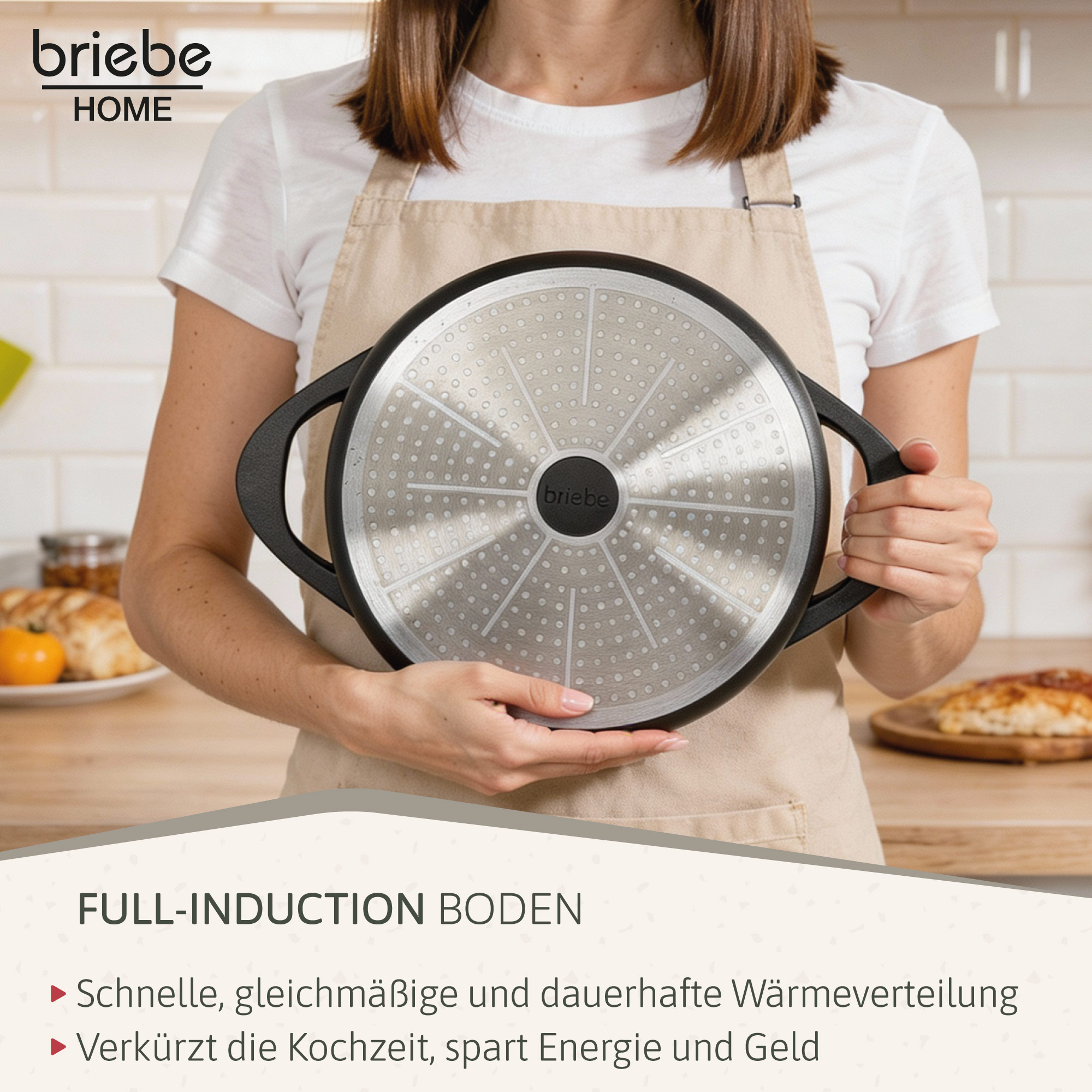 Eine Person hält eine Kochgeschirrbasis mit Vollinduktionsboden.