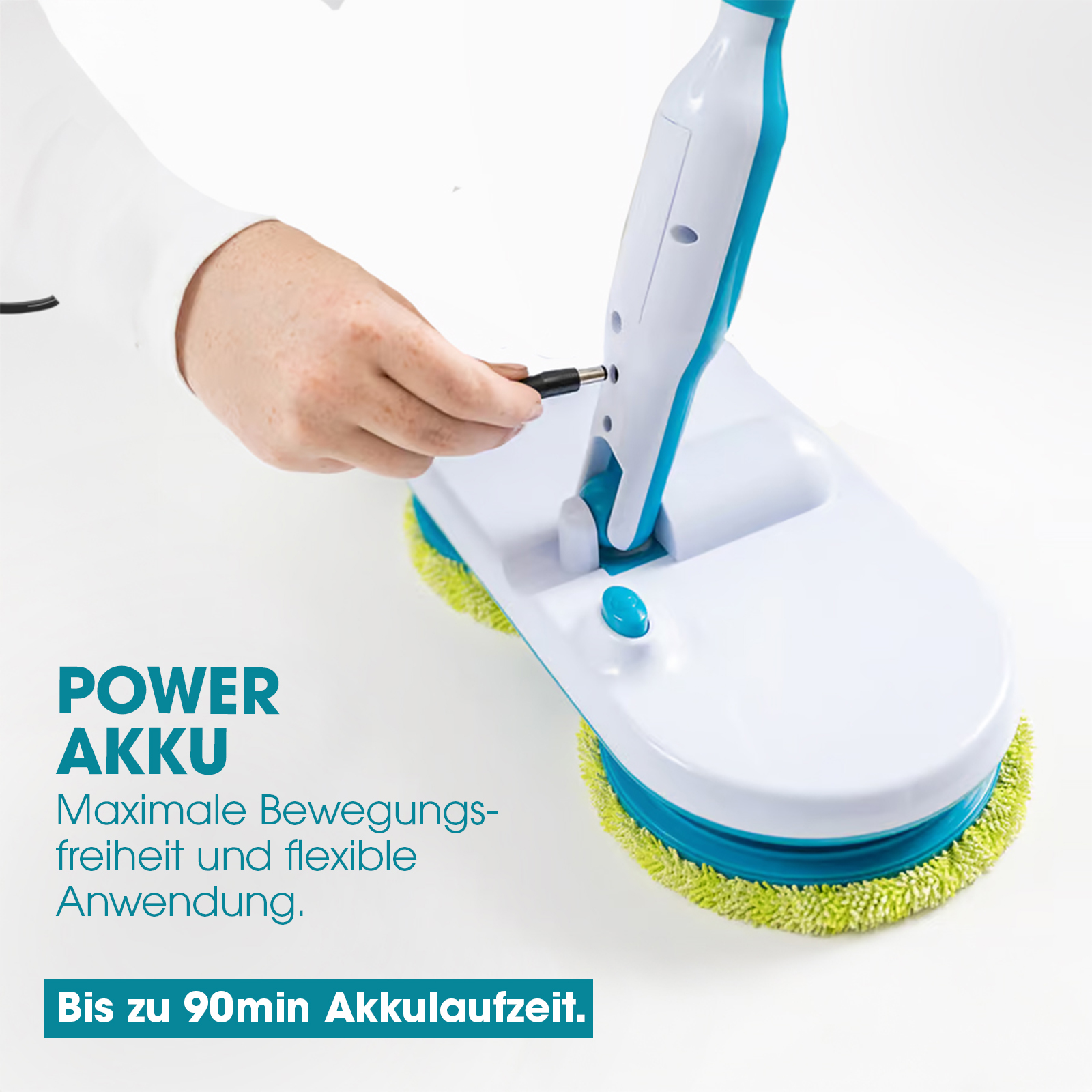 Hand steckt Stecker in einen weißen und blauen Wischmopp mit gelben Bürsten.