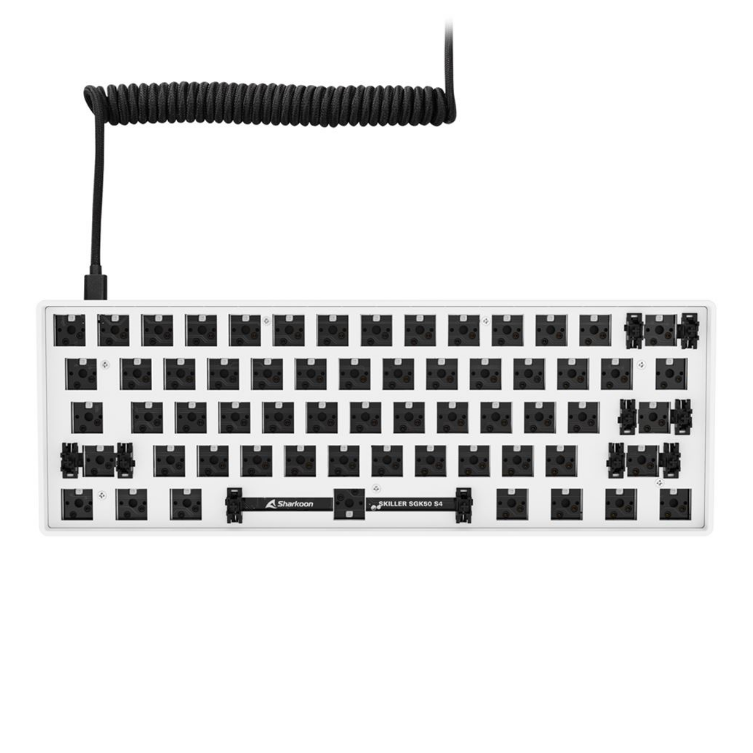 Ein weißes Tastatur-Kit ohne Tasten mit schwarzem Spiralkabel.
