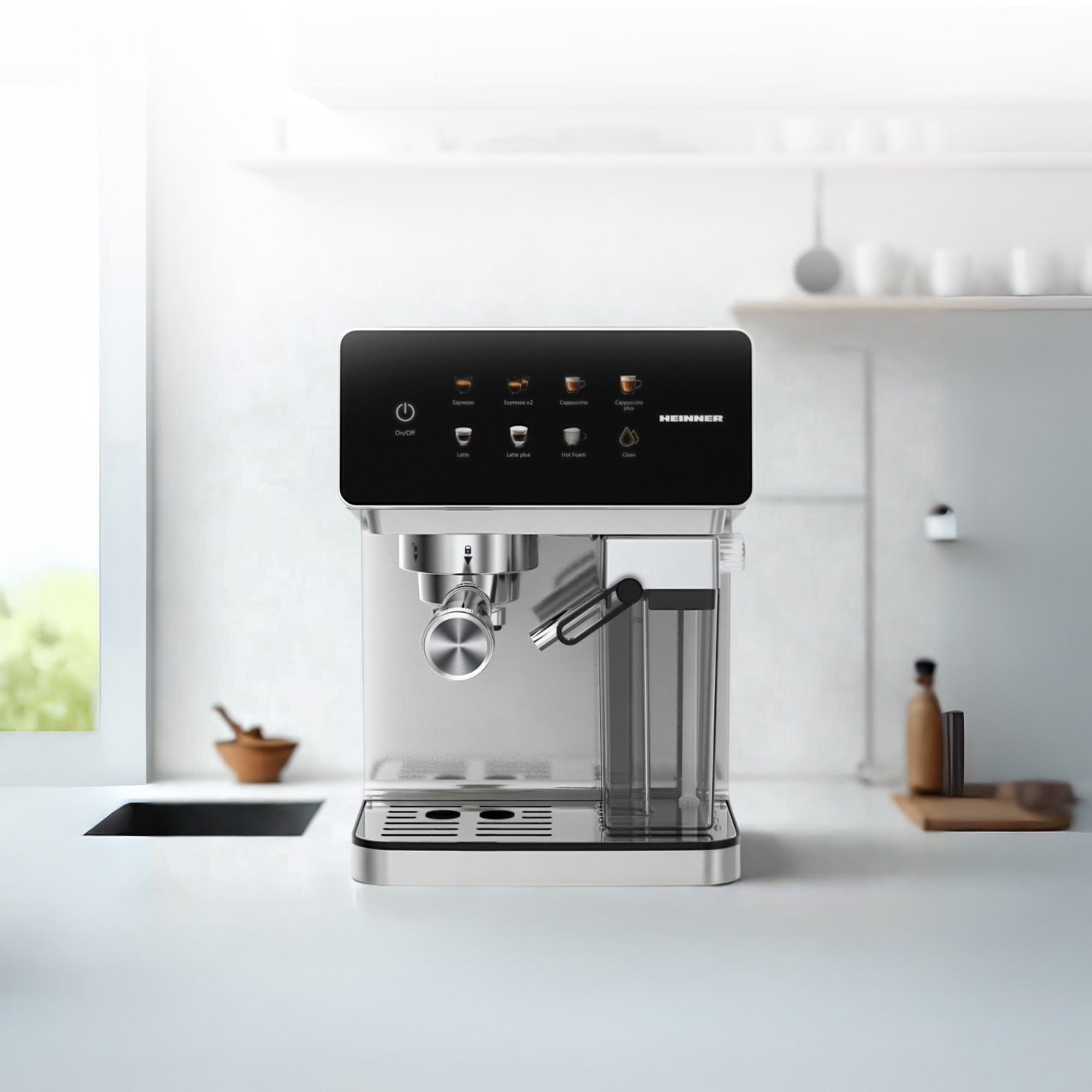 Eine silberne Kaffeemaschine mit schwarzem Touchscreen-Display steht auf einer weißen Arbeitsplatte.