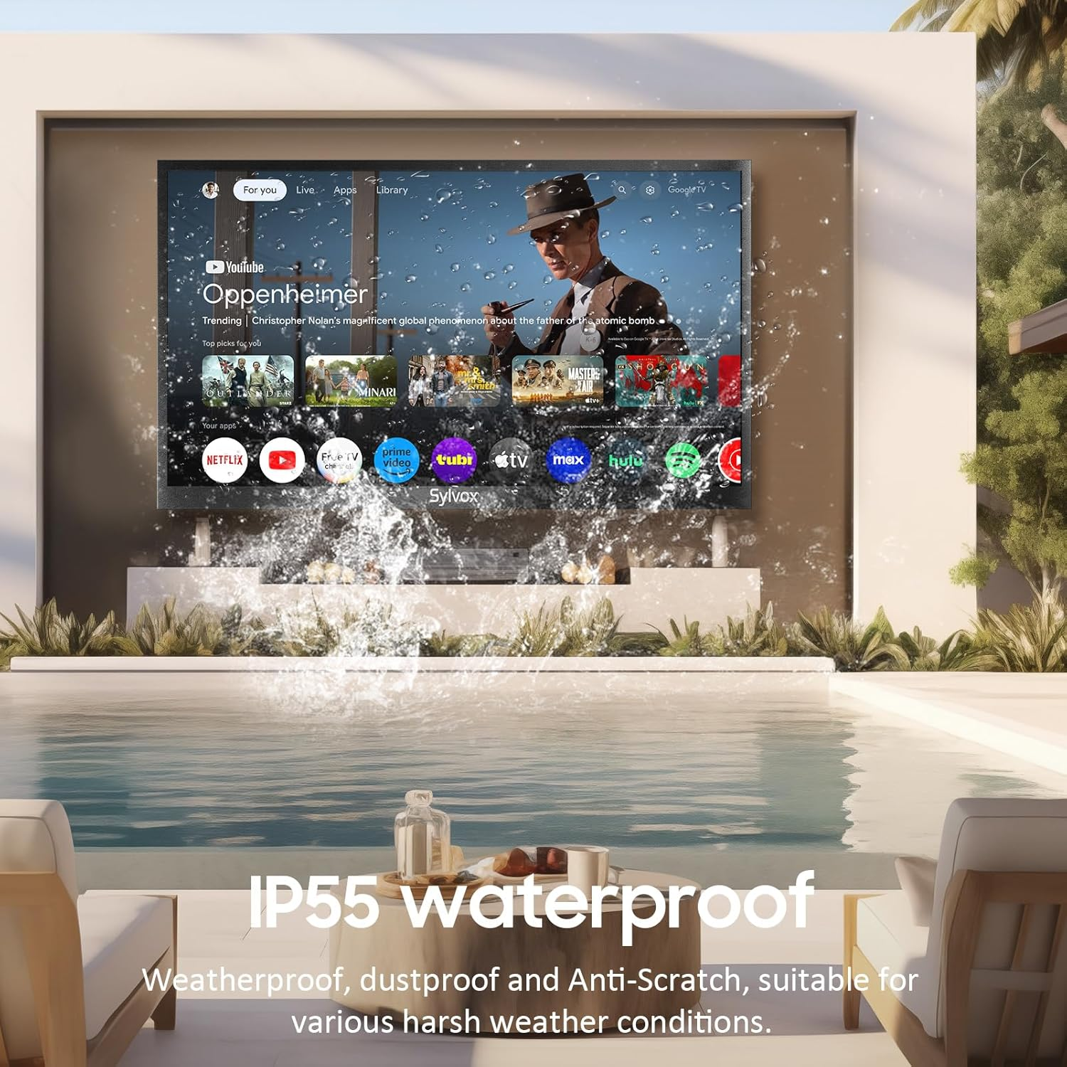 Ein Fernseher mit IP55-Wasserschutz am Pool mit App-Symbolen und dem Film Oppenheimer.