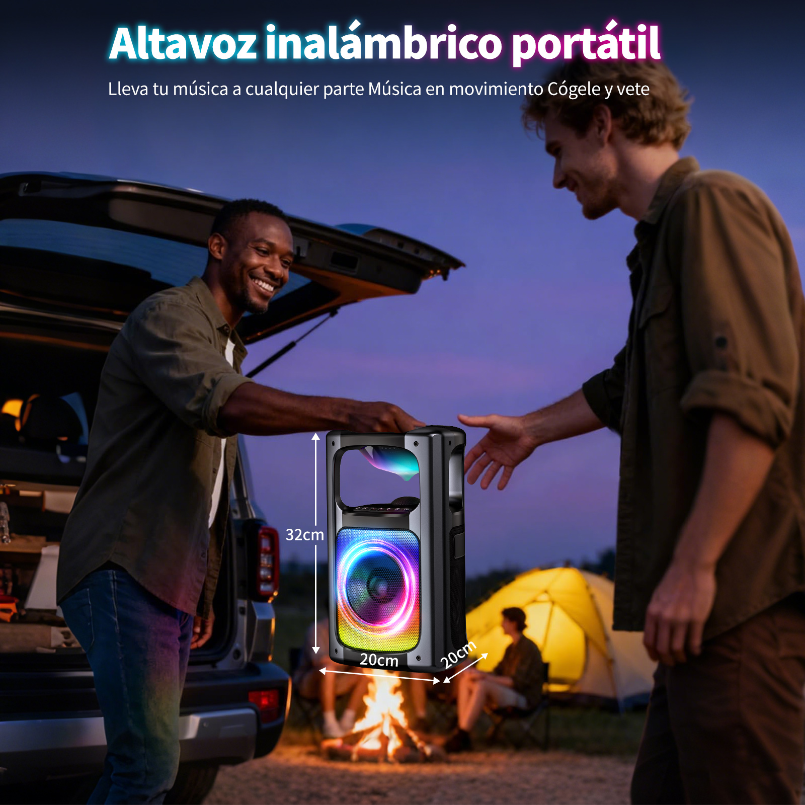 Due uomini si scambiano un altoparlante portatile vicino a un'auto e un campeggio.