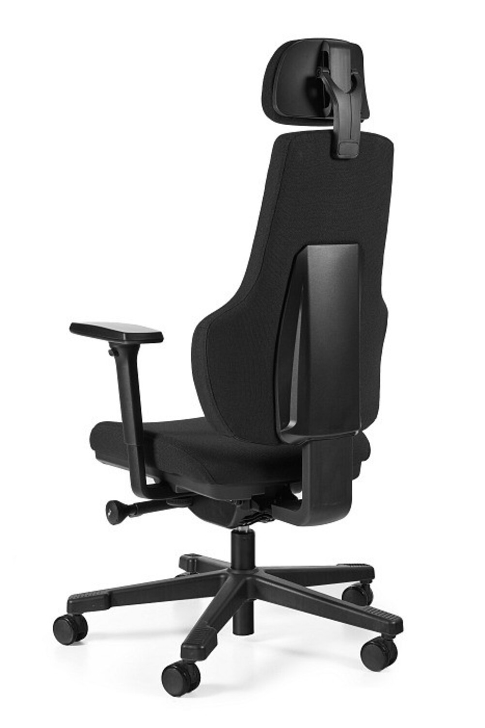 Czarny fotel biurowy z zagłówkiem i kółkami.