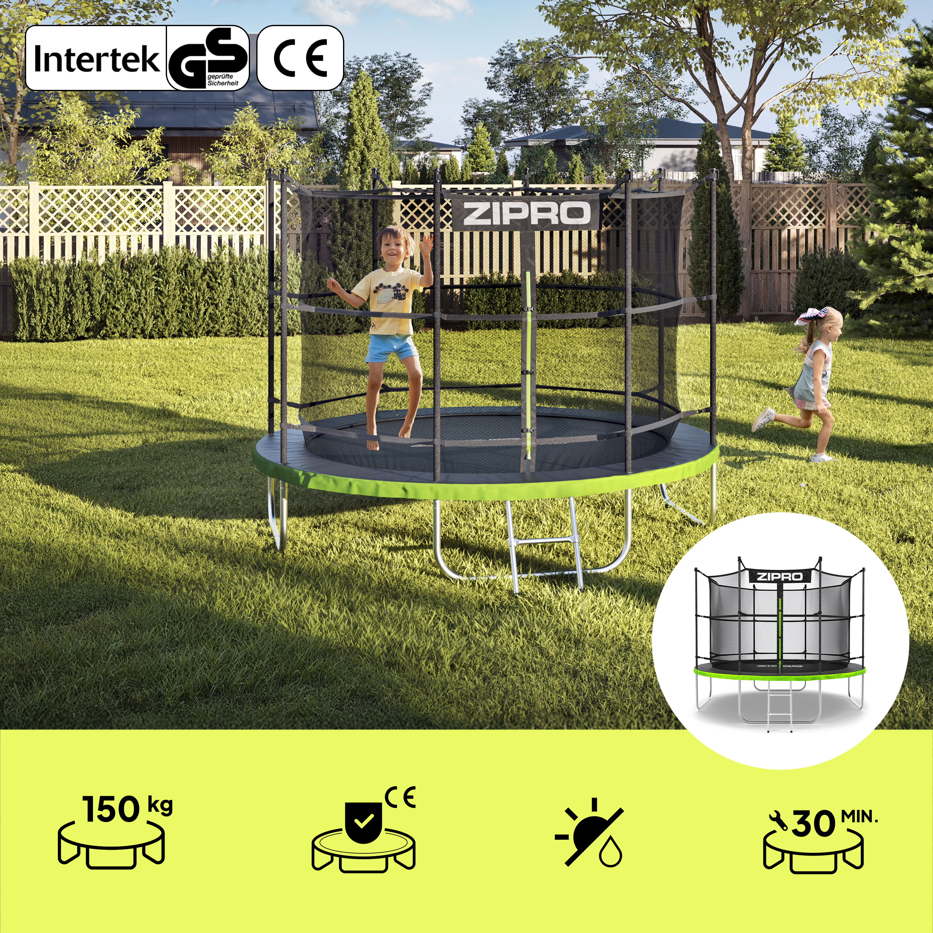 Niños en un trampolín en el jardín. Un niño salta, otro corre. Varios logotipos de certificación visibles.