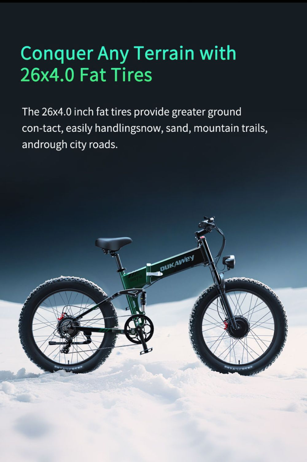 Una bici pieghevole verde con copertoni larghi sulla neve.