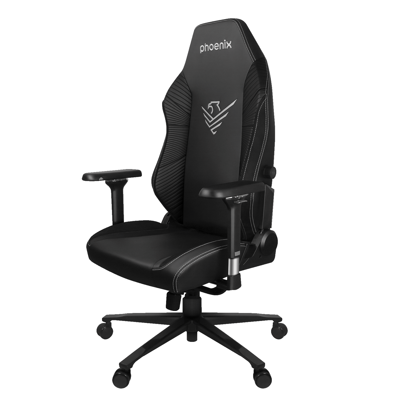Una silla gamer negra con costuras blancas, reposabrazos y un logo.