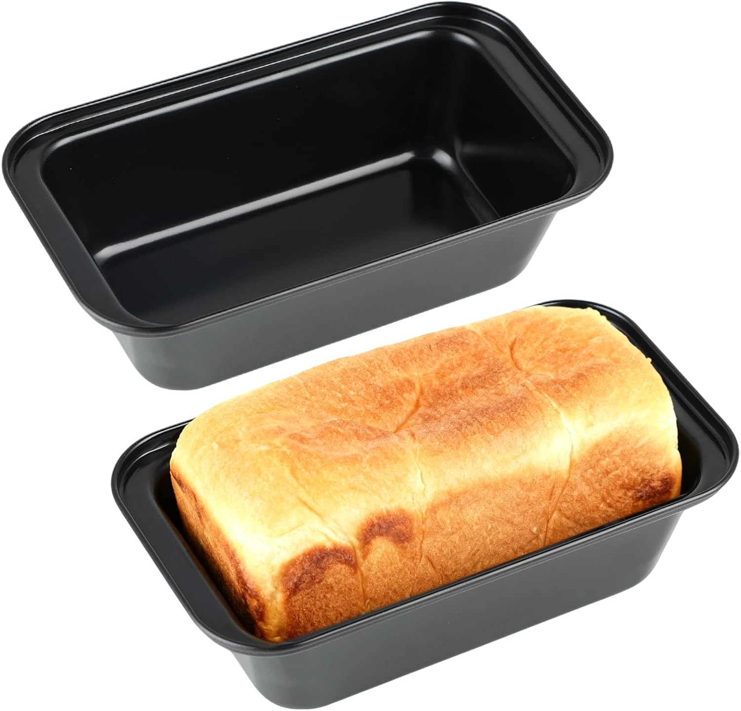Ein goldbraunes Brot in einer schwarzen Backform, daneben eine leere Form.