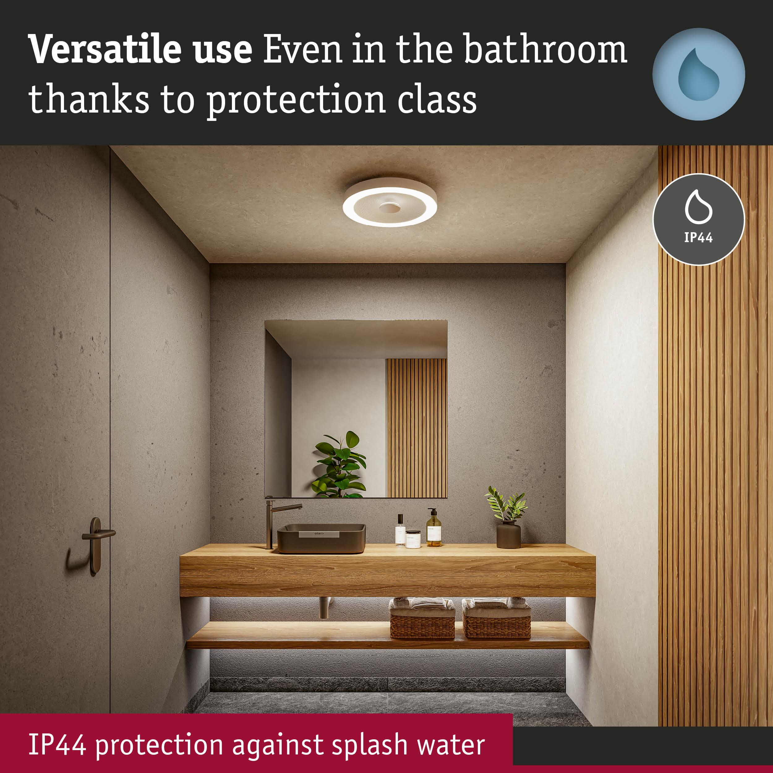 Modernes Badezimmer mit Holzwaschtisch, Spiegel und IP44-Schutz.