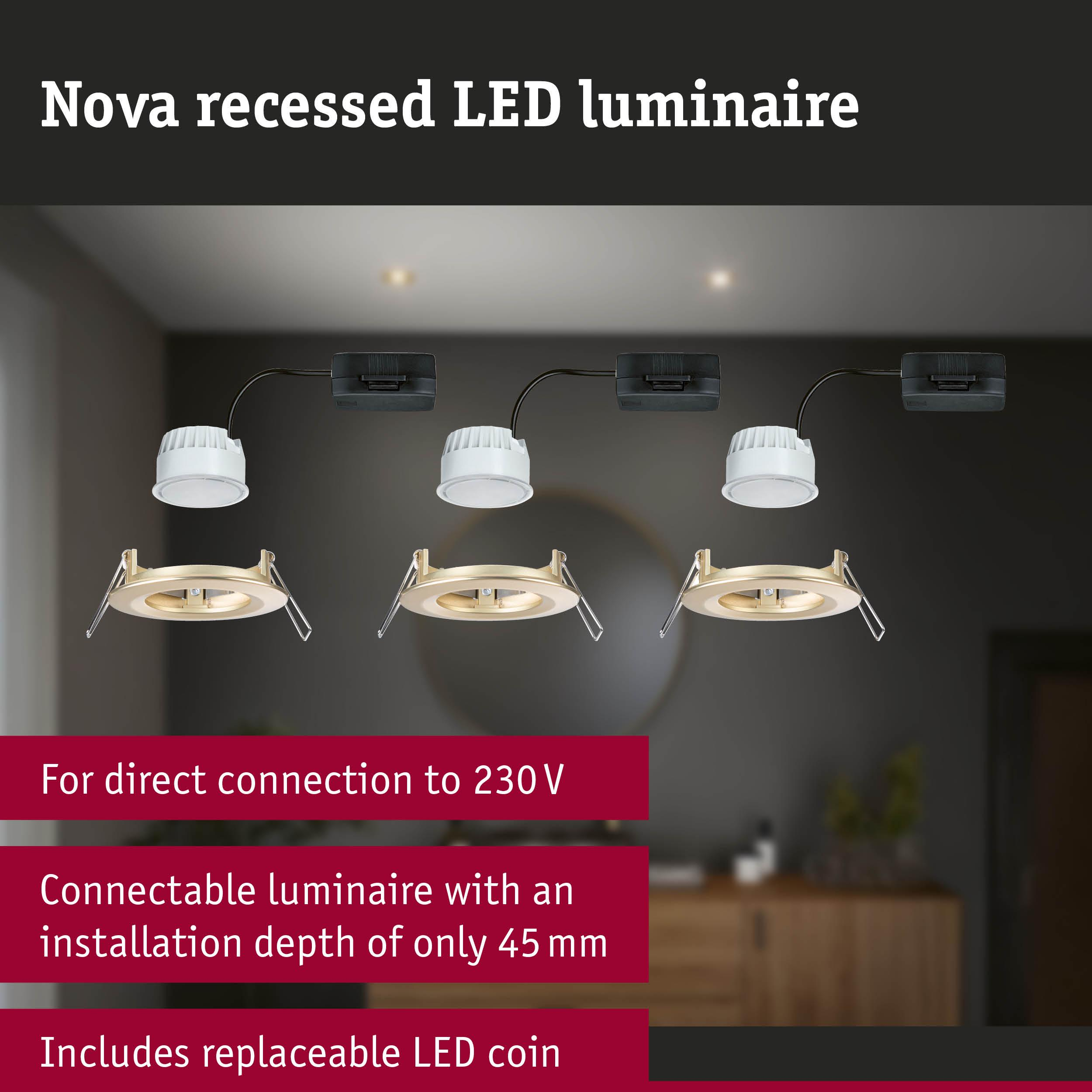 Nova LED Einbauleuchte mit drei Einheiten, goldfarbenen Ringen und weißen Leuchten.