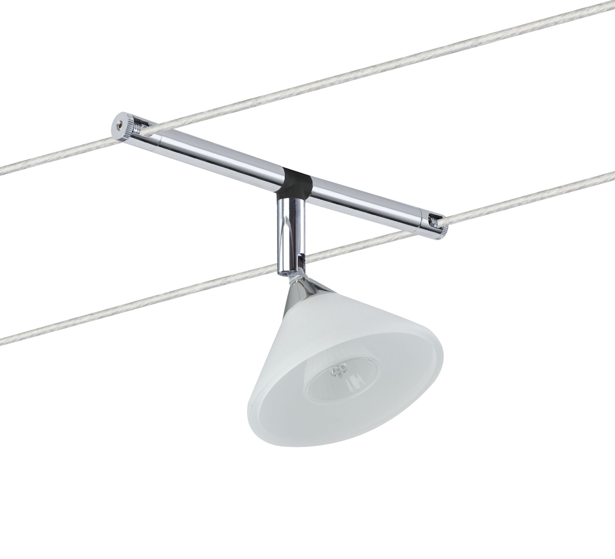 Un faretto da soffitto moderno con paralume bianco smerigliato su un sistema a cavo cromato.