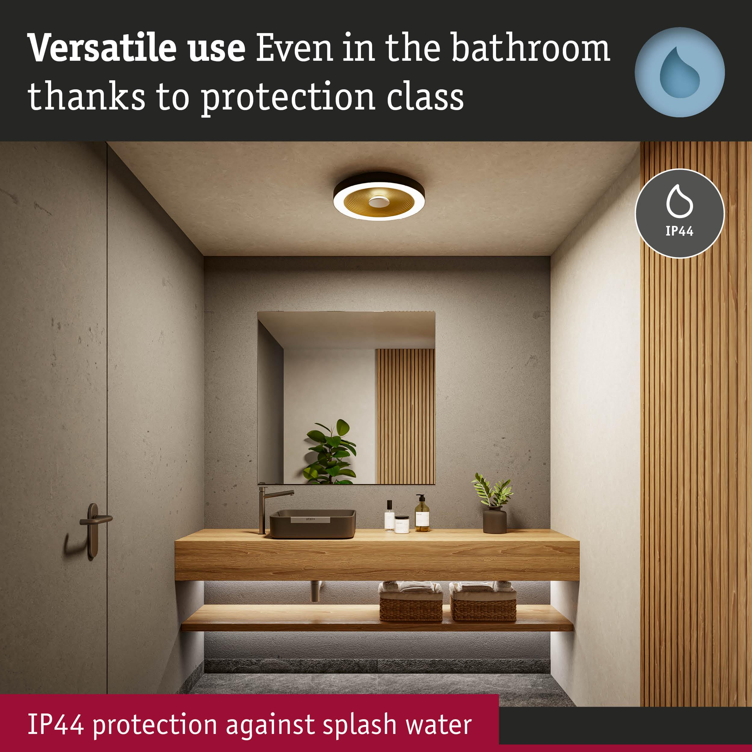 Modernes Badezimmer mit Holzwaschtisch, Spiegel und IP44-Schutz.