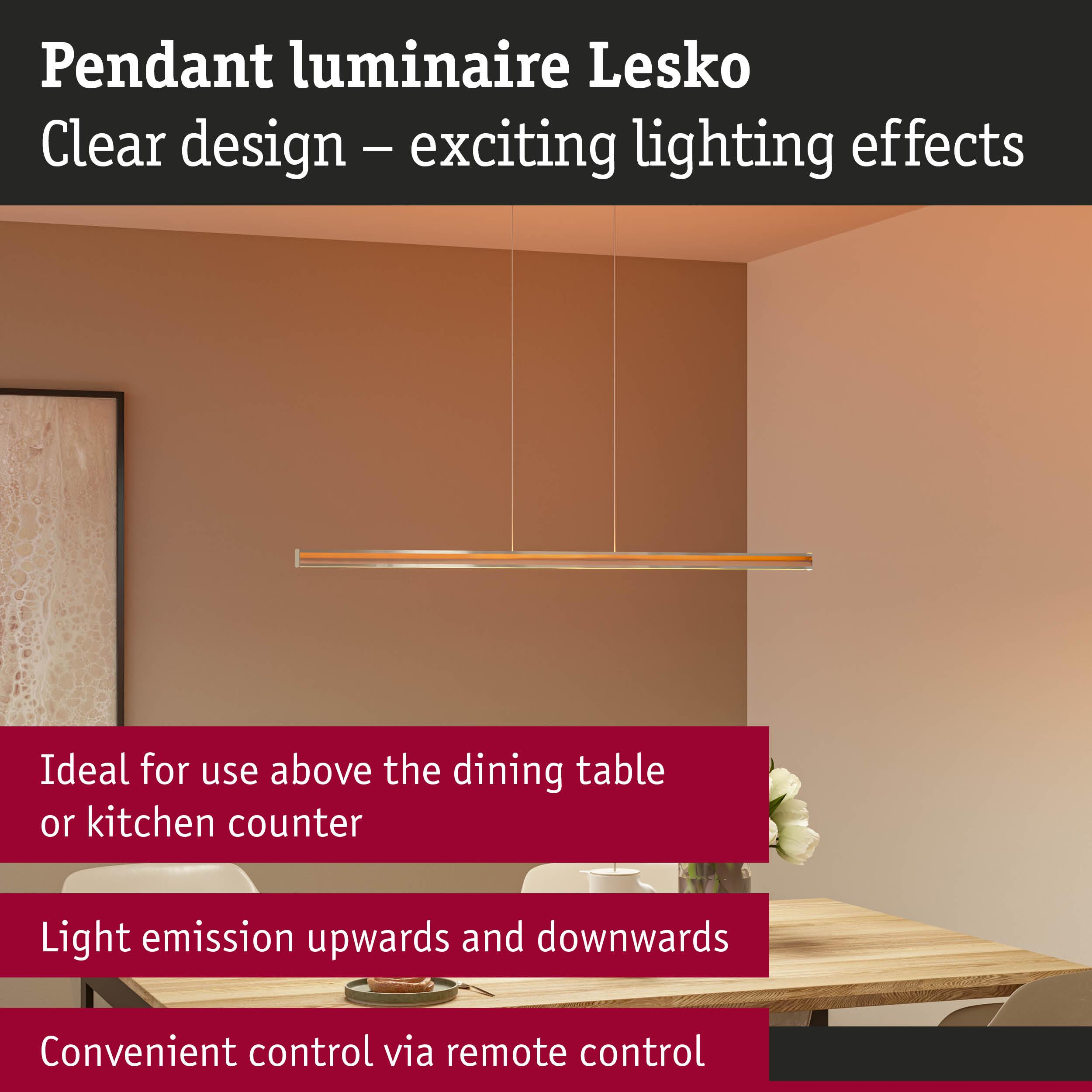 Moderner Hängeleuchter Lesko mit klarem Design über einem Esstisch.