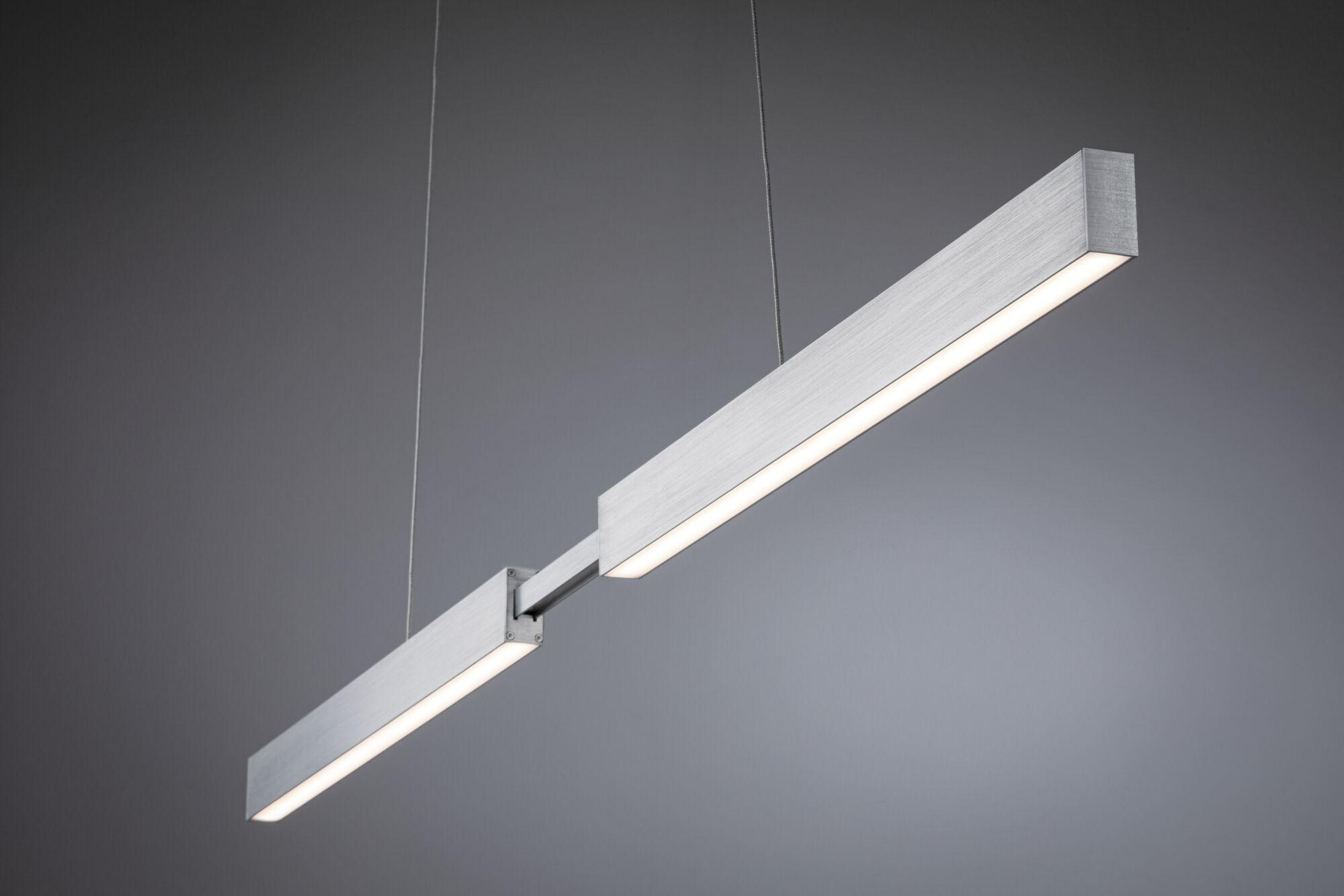 Un plafonnier suspendu moderne argenté avec deux lumières linéaires connectées.