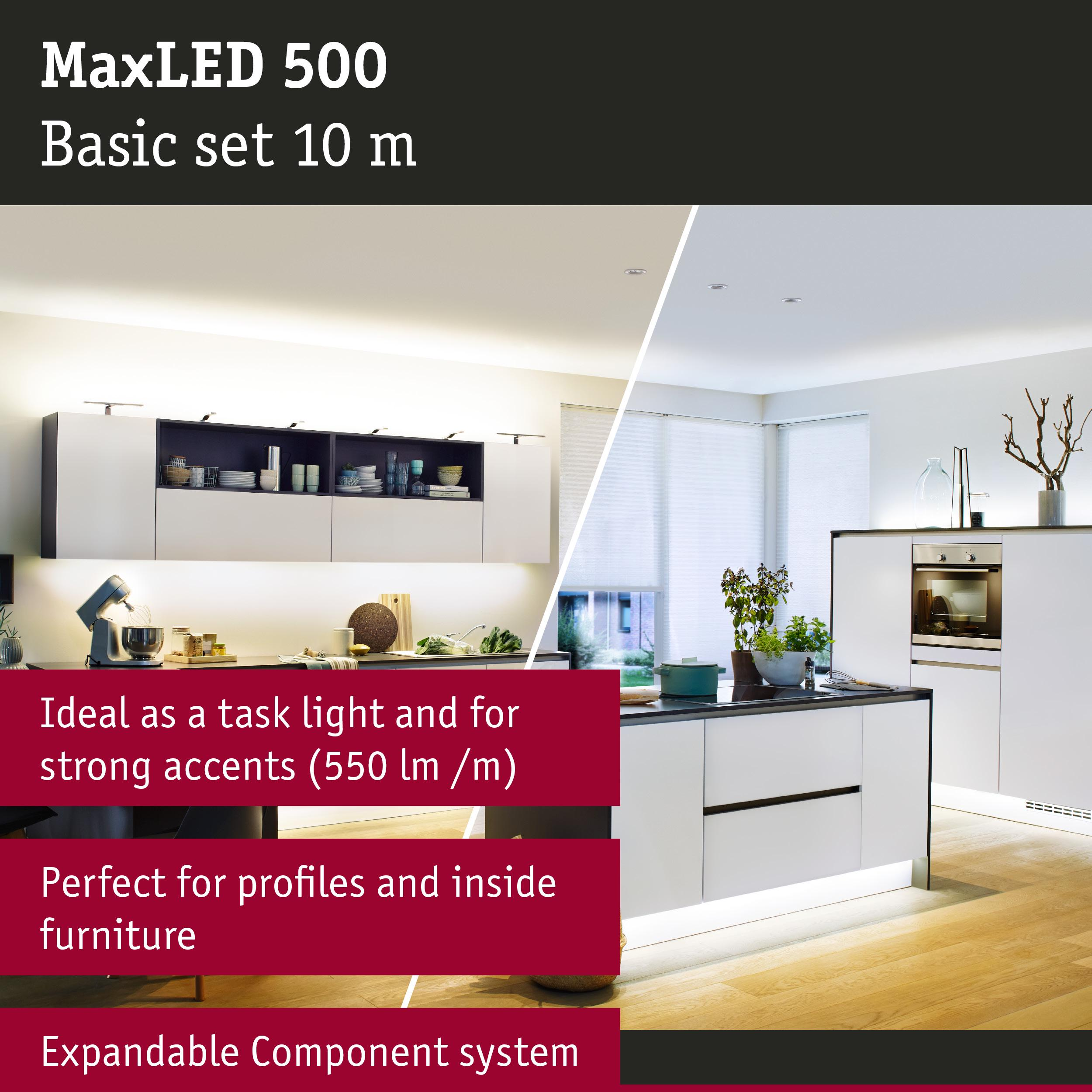 Moderne Küche mit weißen Schränken, Lichtleisten und Geräten.
