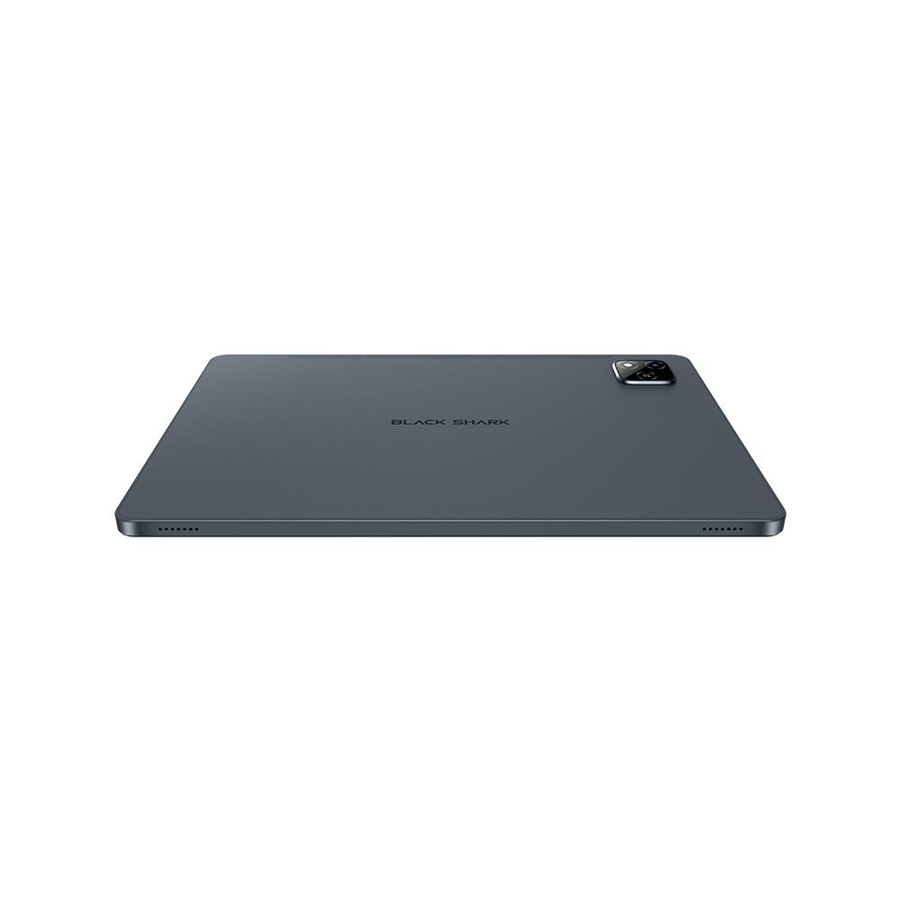 Sırtında BLACK SHARK yazısı ve kamerası olan gri tablet.