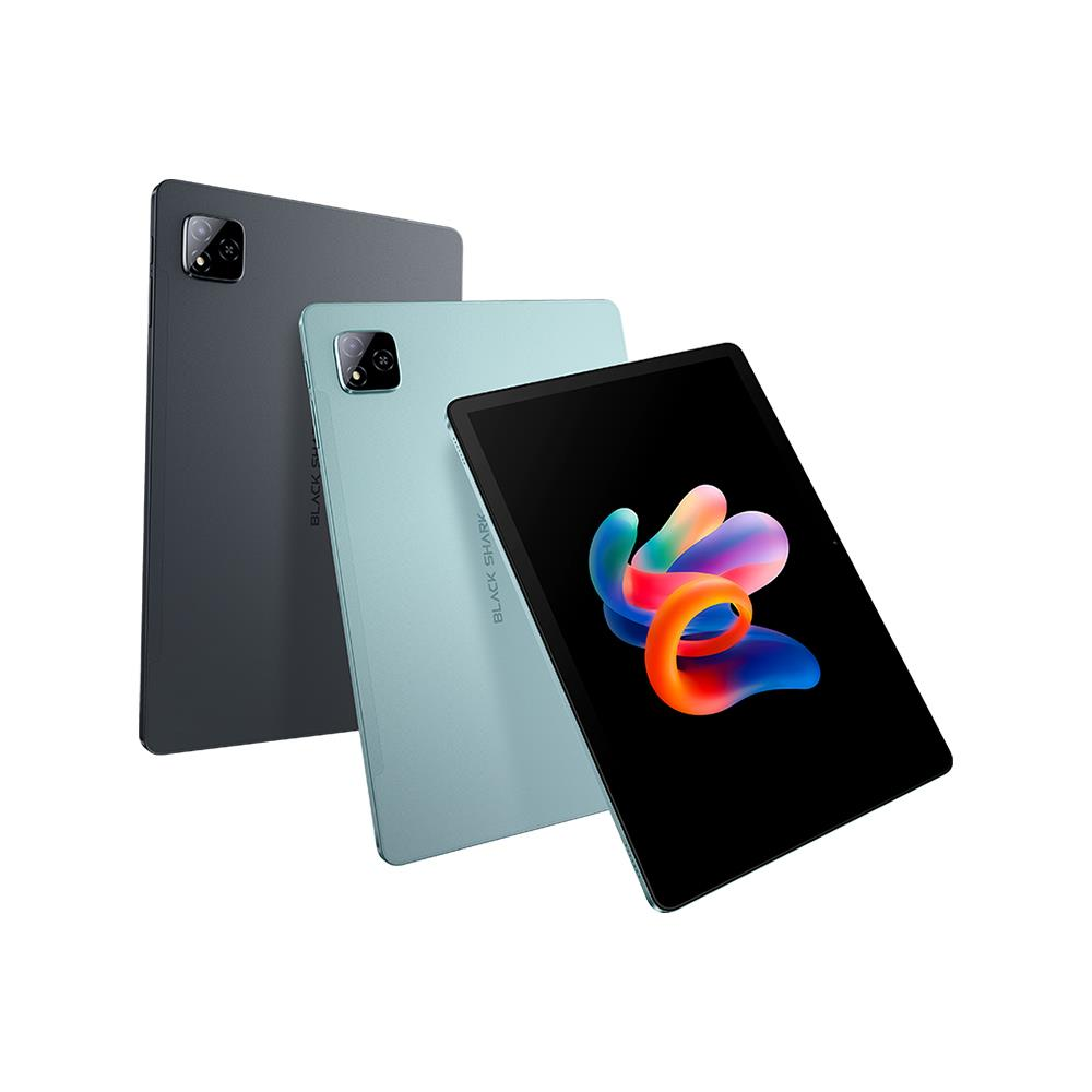 Ekranında renkli uygulama simgeleri bulunan koyu gri, açık mavi ve siyah üç tablet.