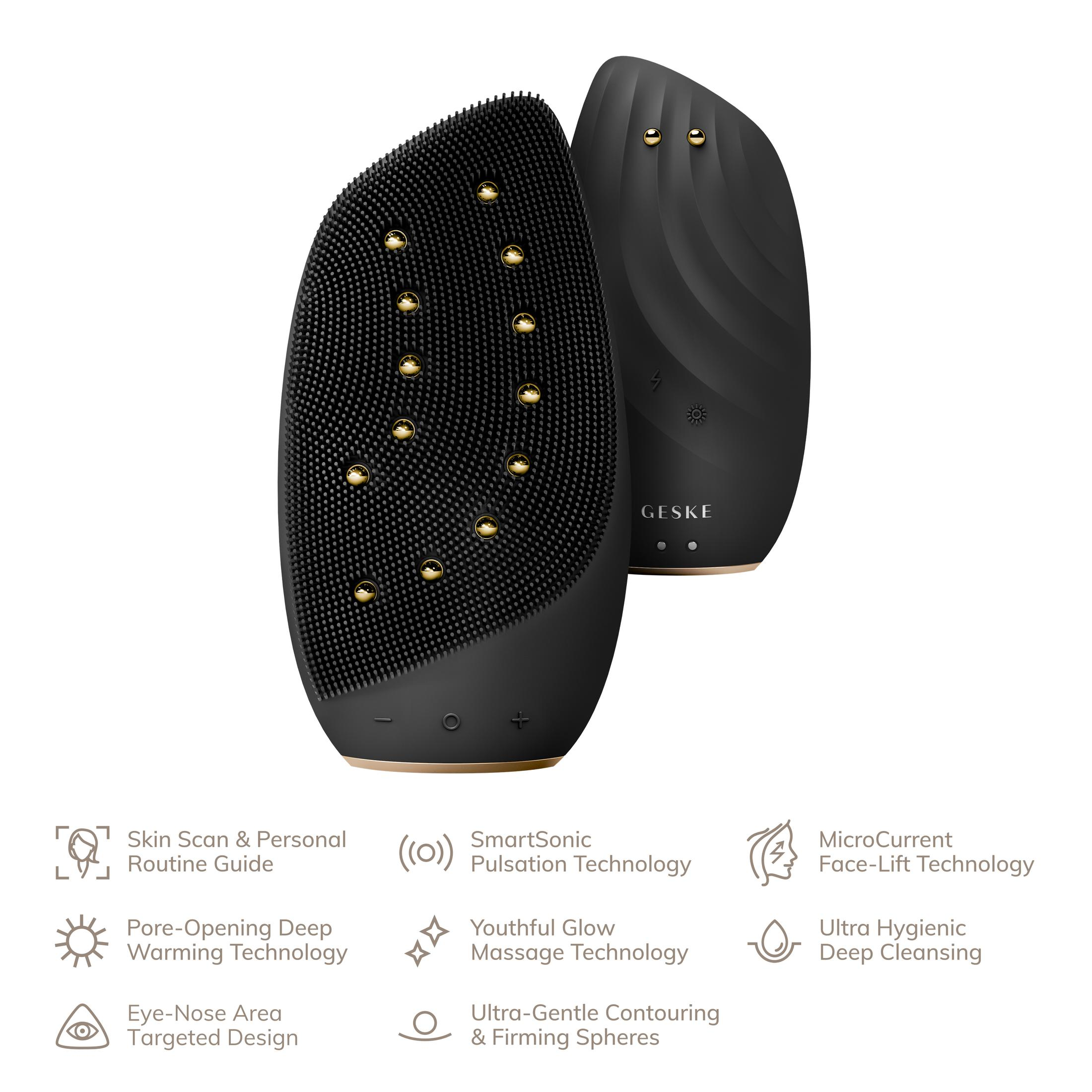 Due dispositivi neri GESKE per la pulizia del viso con accenti dorati e setole in silicone.