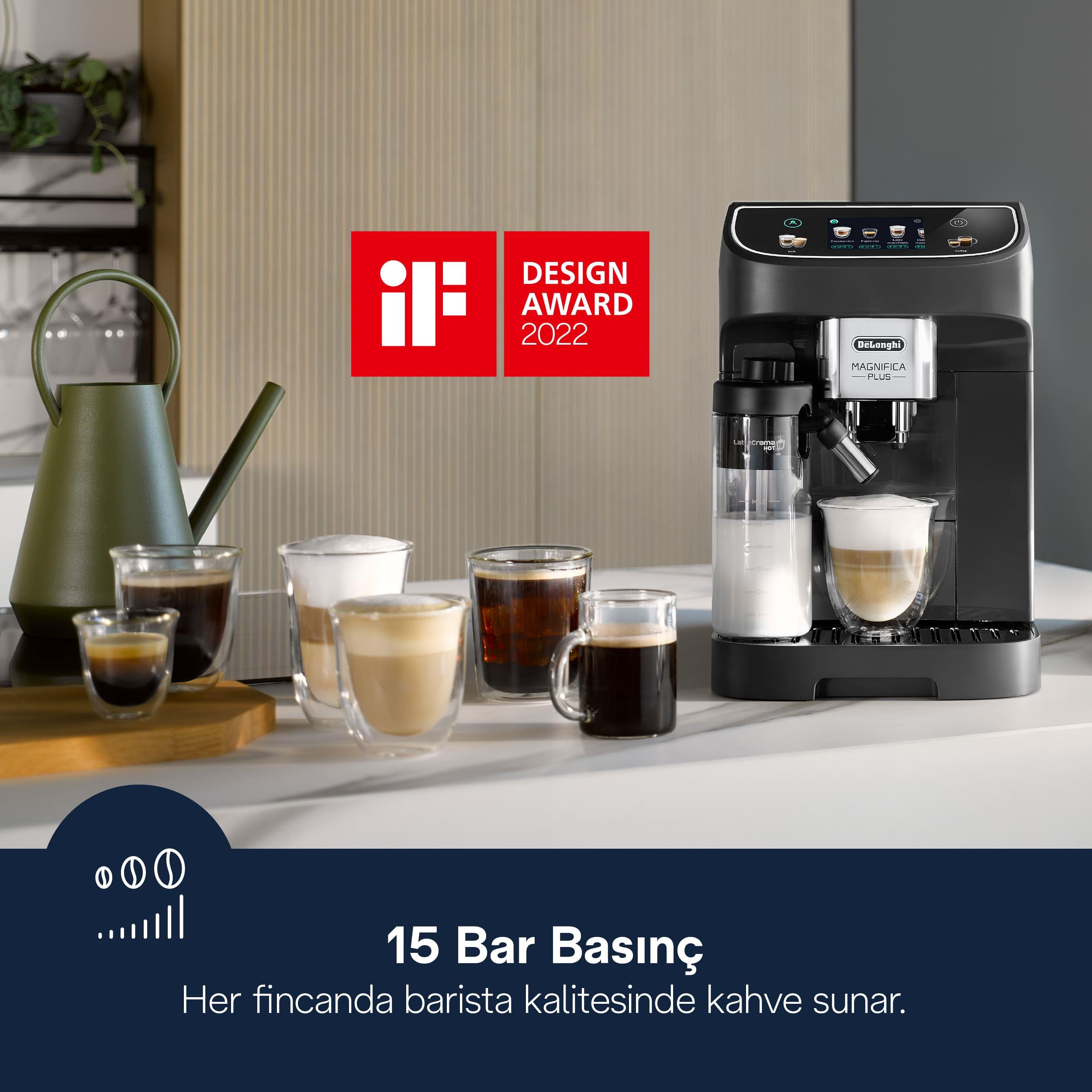 Macchina da caffè con diverse tazze di caffè e premi. Annaffiatoio verde sullo sfondo.