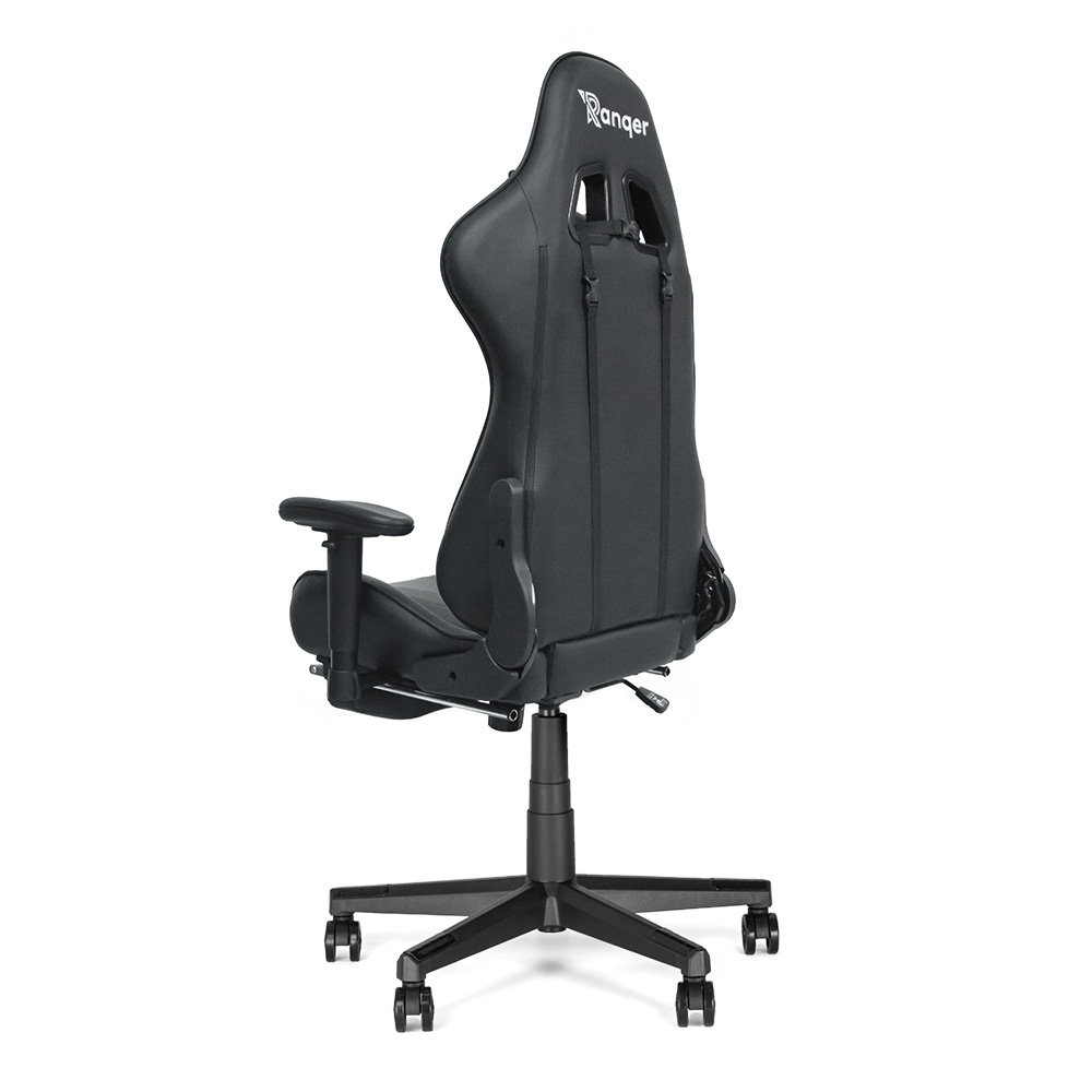 Zwarte gamingstoel met hoge rugleuning en logo op witte achtergrond.