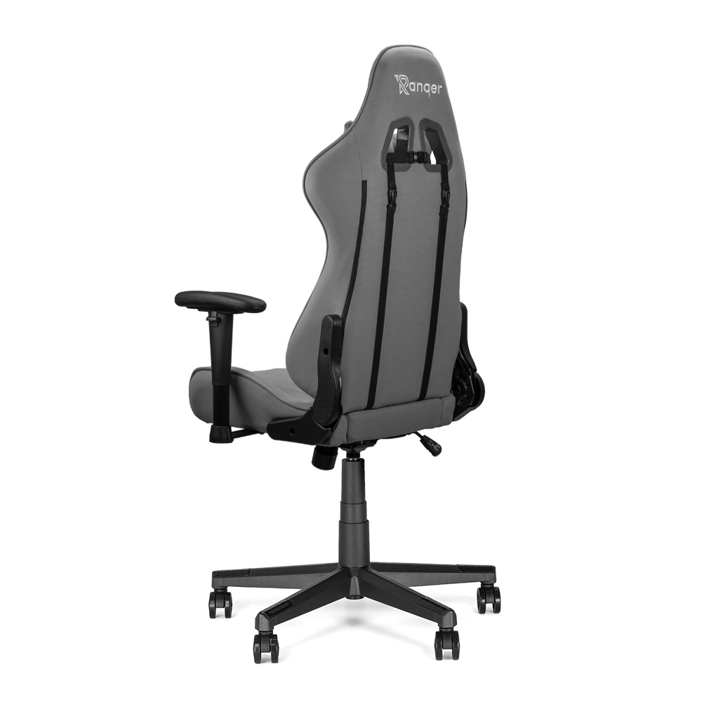 Grijze gamestoel met zwarte voet en wielen.