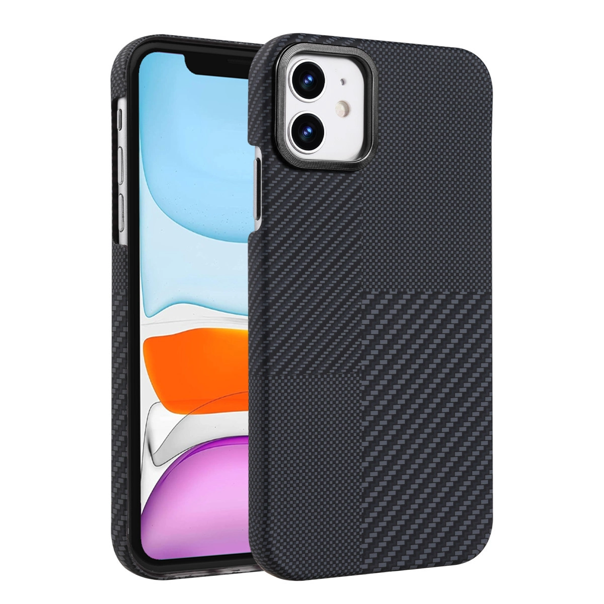 İki kameralı, karbon desenli kılıflı siyah iPhone.
