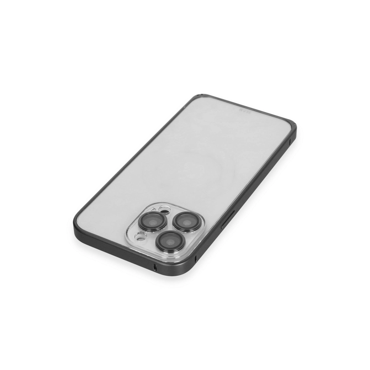 Siyah kenarlı ve üç kamera lensli şeffaf telefon kılıfı.